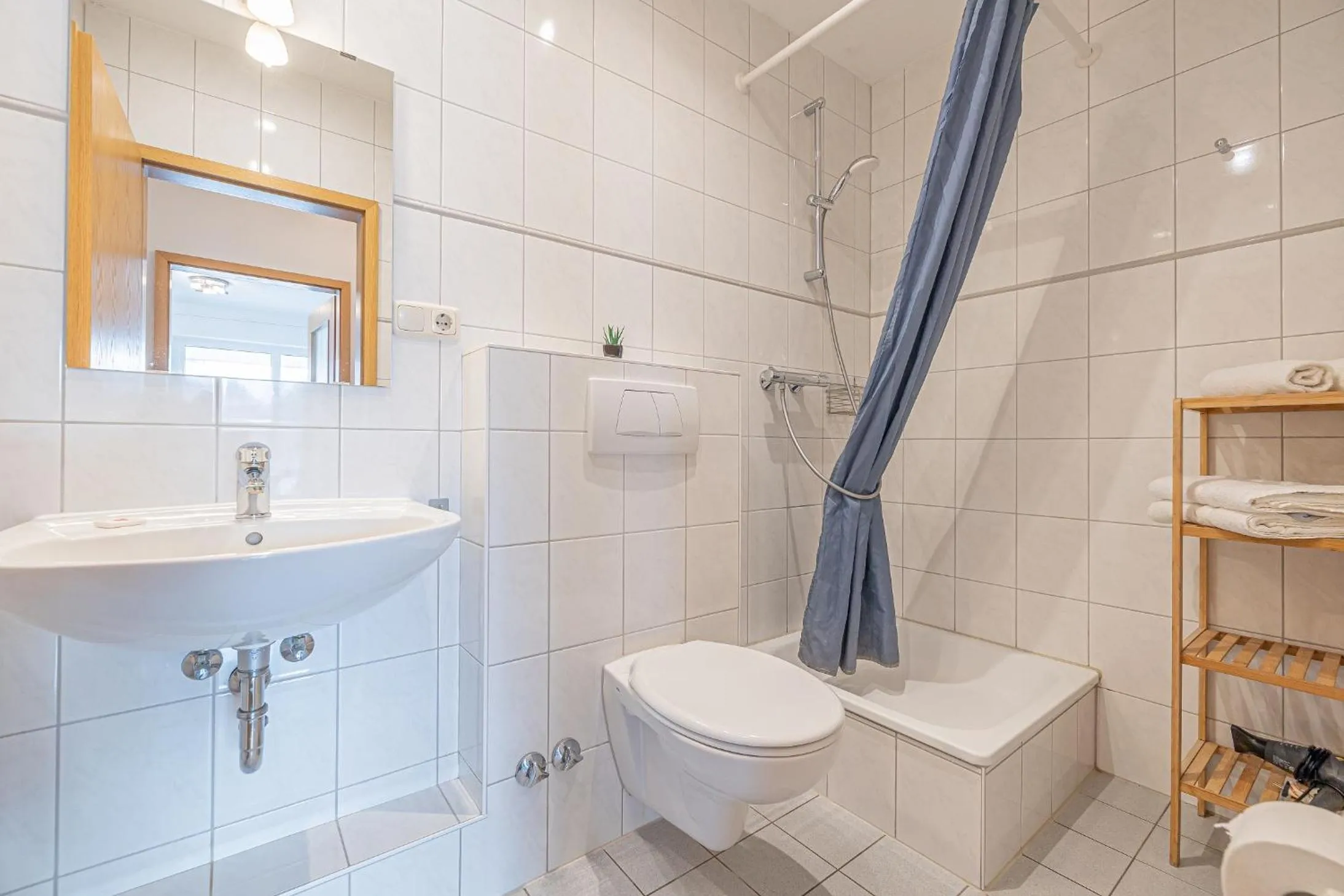 Shower in Appartementhaus Gouverneur-Maxse Büsum