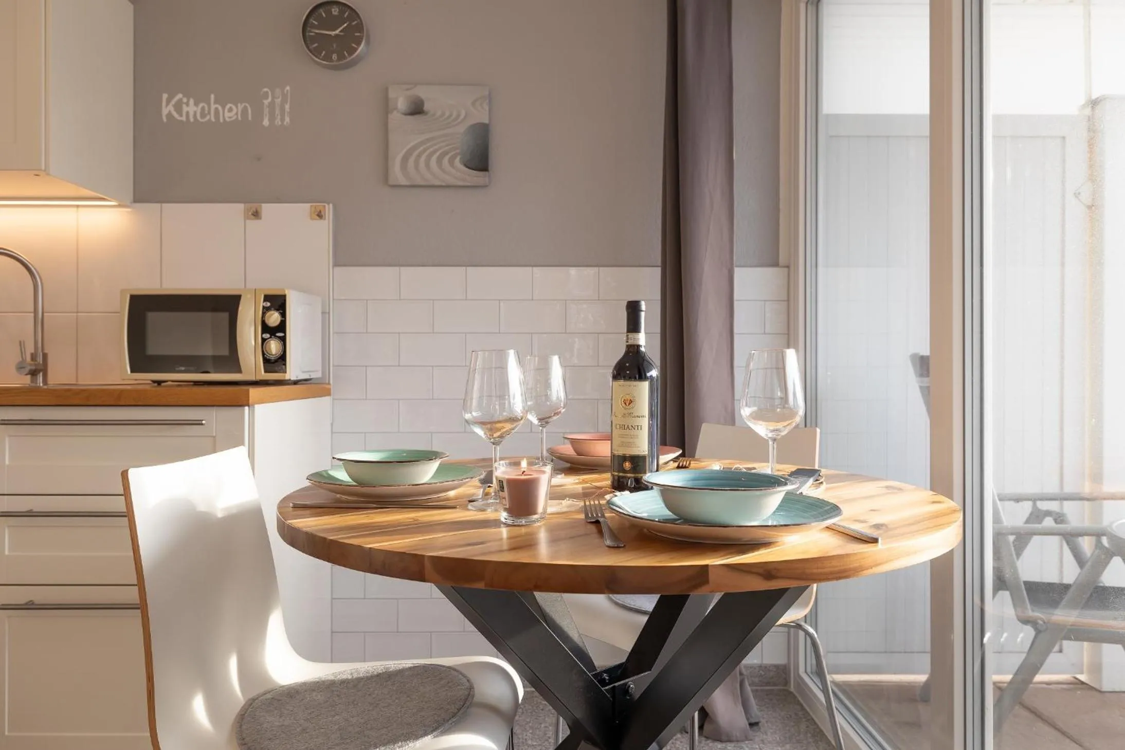 Dining area in Appartementhaus Gouverneur-Maxse Büsum