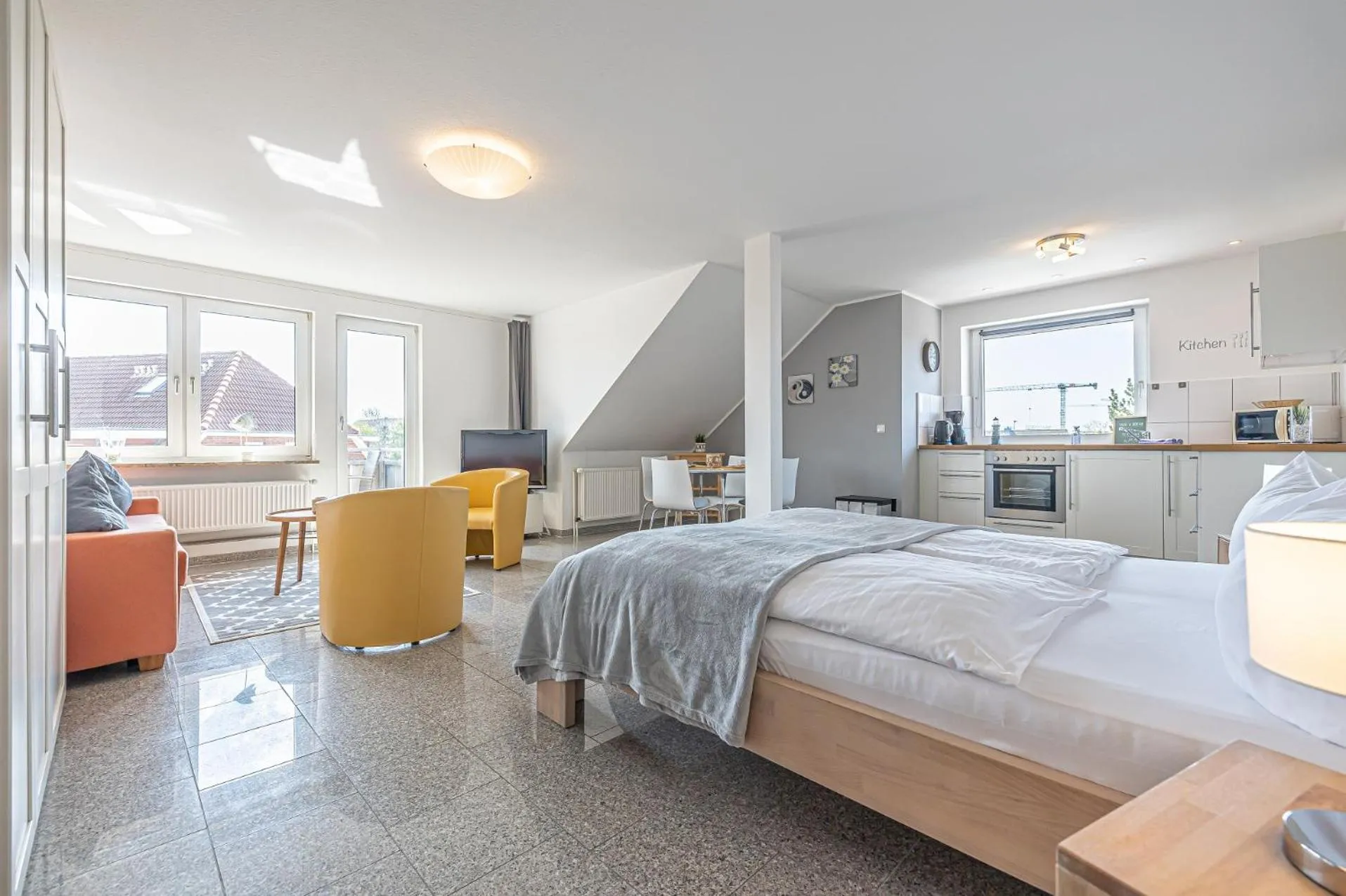 Photo of the whole room, Bed in Appartementhaus Gouverneur-Maxse Büsum