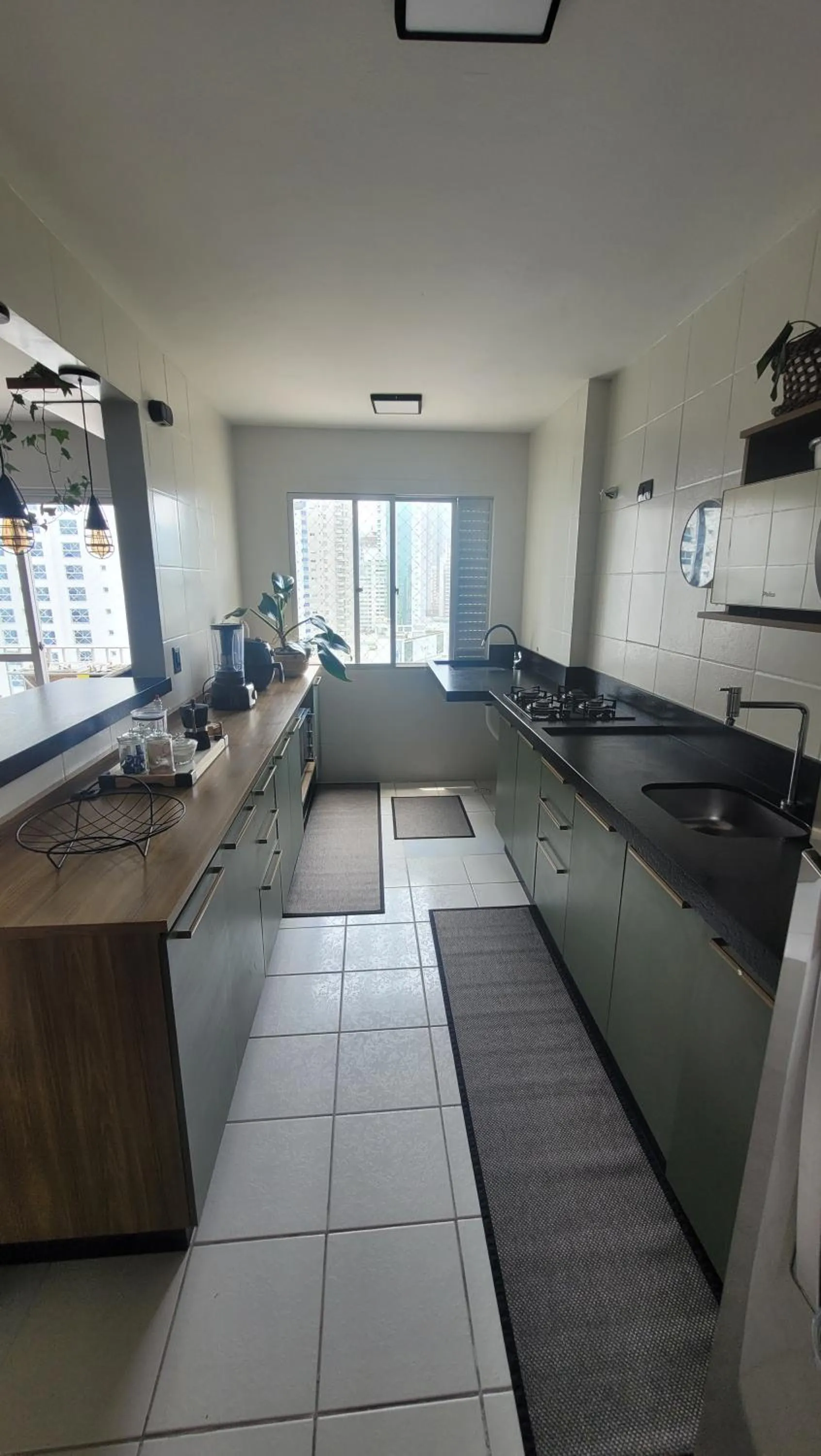 kitchen in Apto na Quadra do Mar e Vista para o Rio