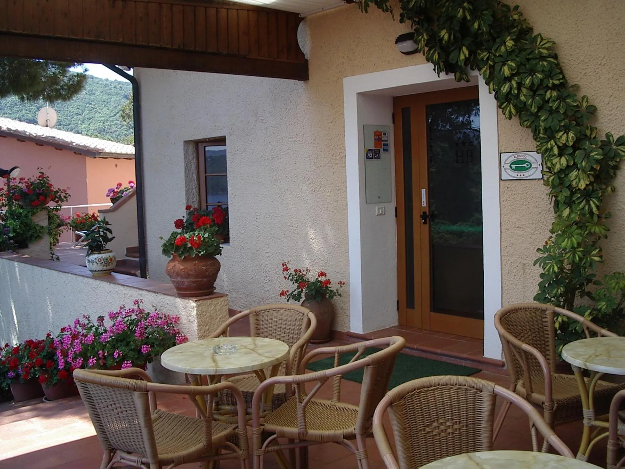 Restaurant/places to eat in Albergo Le Briciole