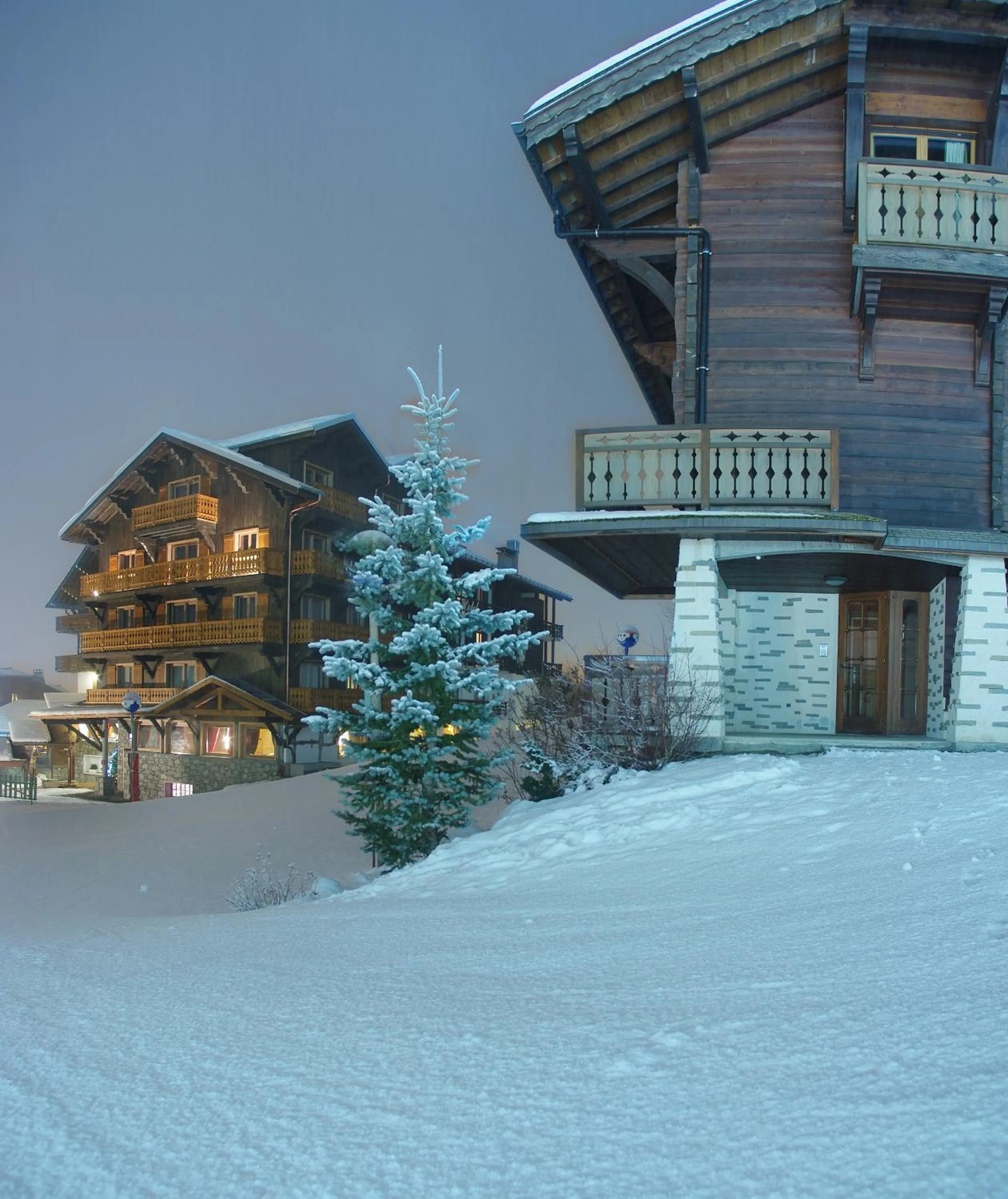 Facade/entrance in Hôtel Champs Fleuris Morzine