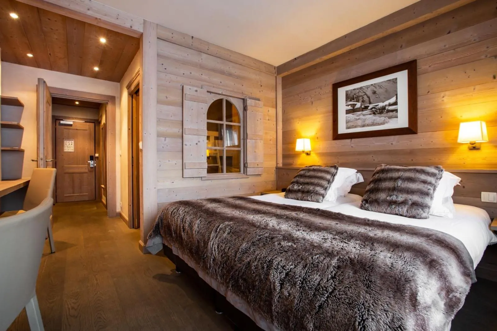 Bed in Hôtel Champs Fleuris Morzine