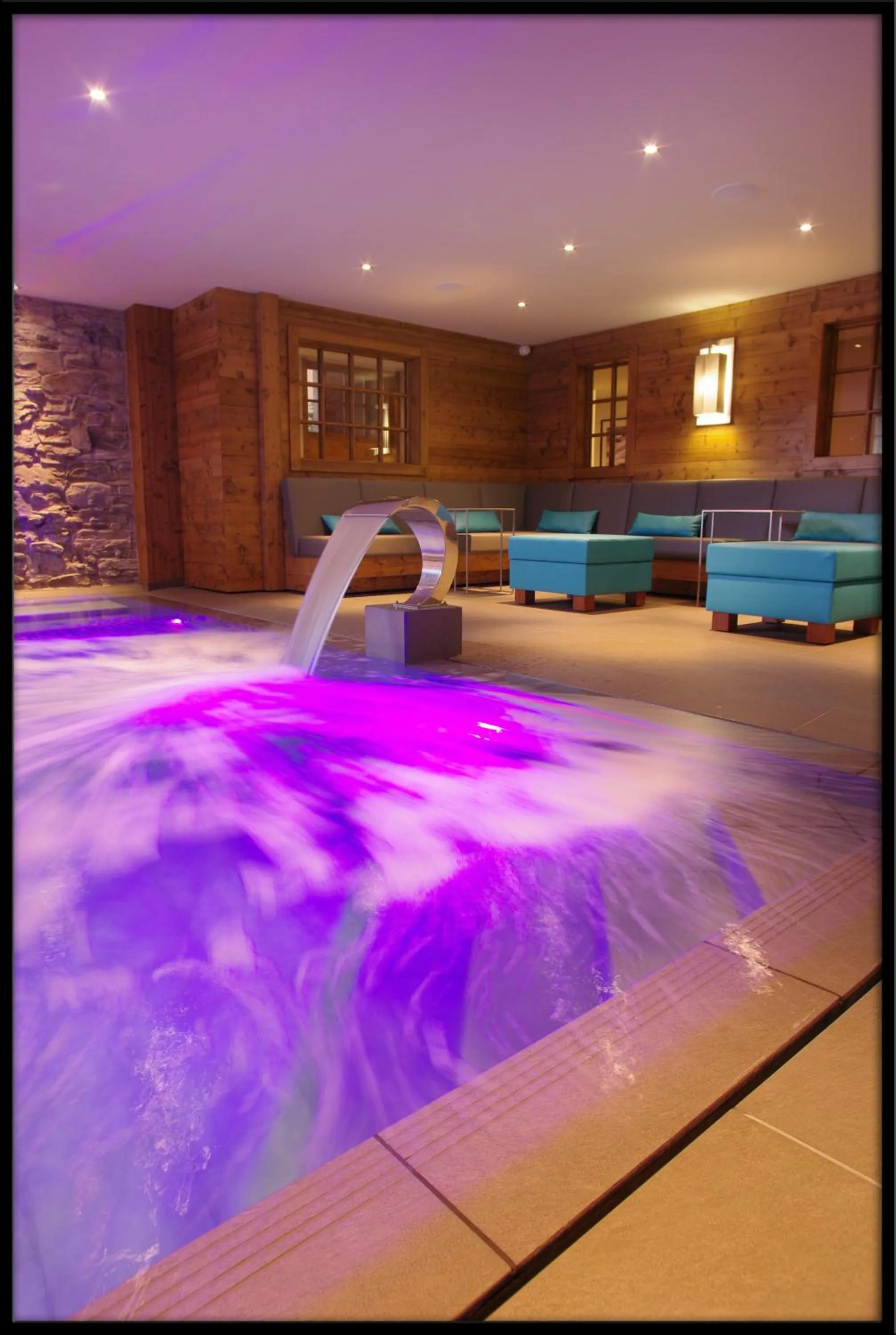 Spa and wellness centre/facilities in Hôtel Champs Fleuris Morzine