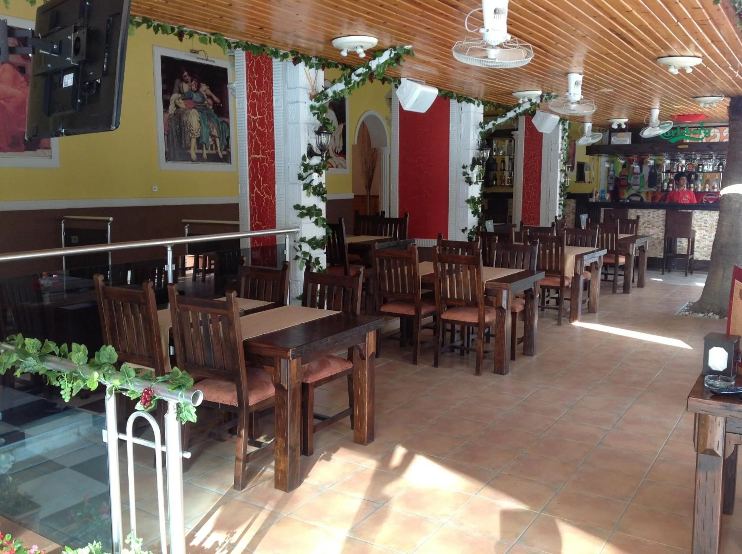 Restaurant/places to eat in Baronessa Apart Hotel