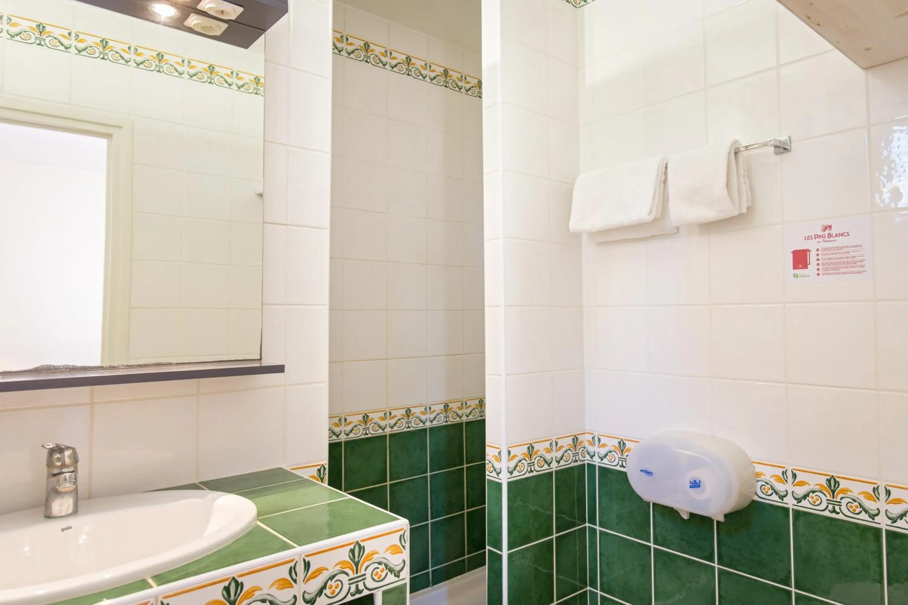 Les Pins Blancs en Provence