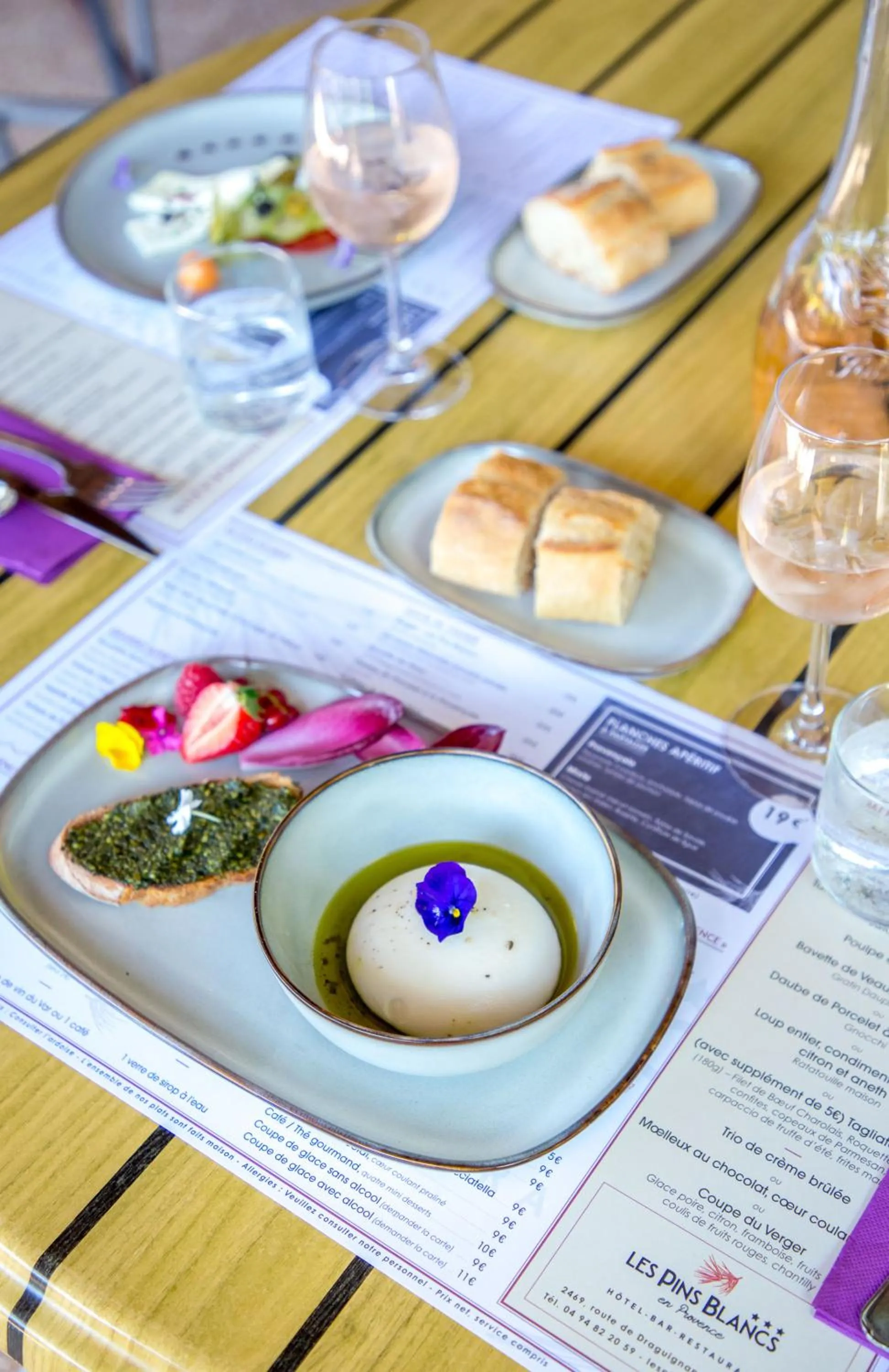 Les Pins Blancs en Provence