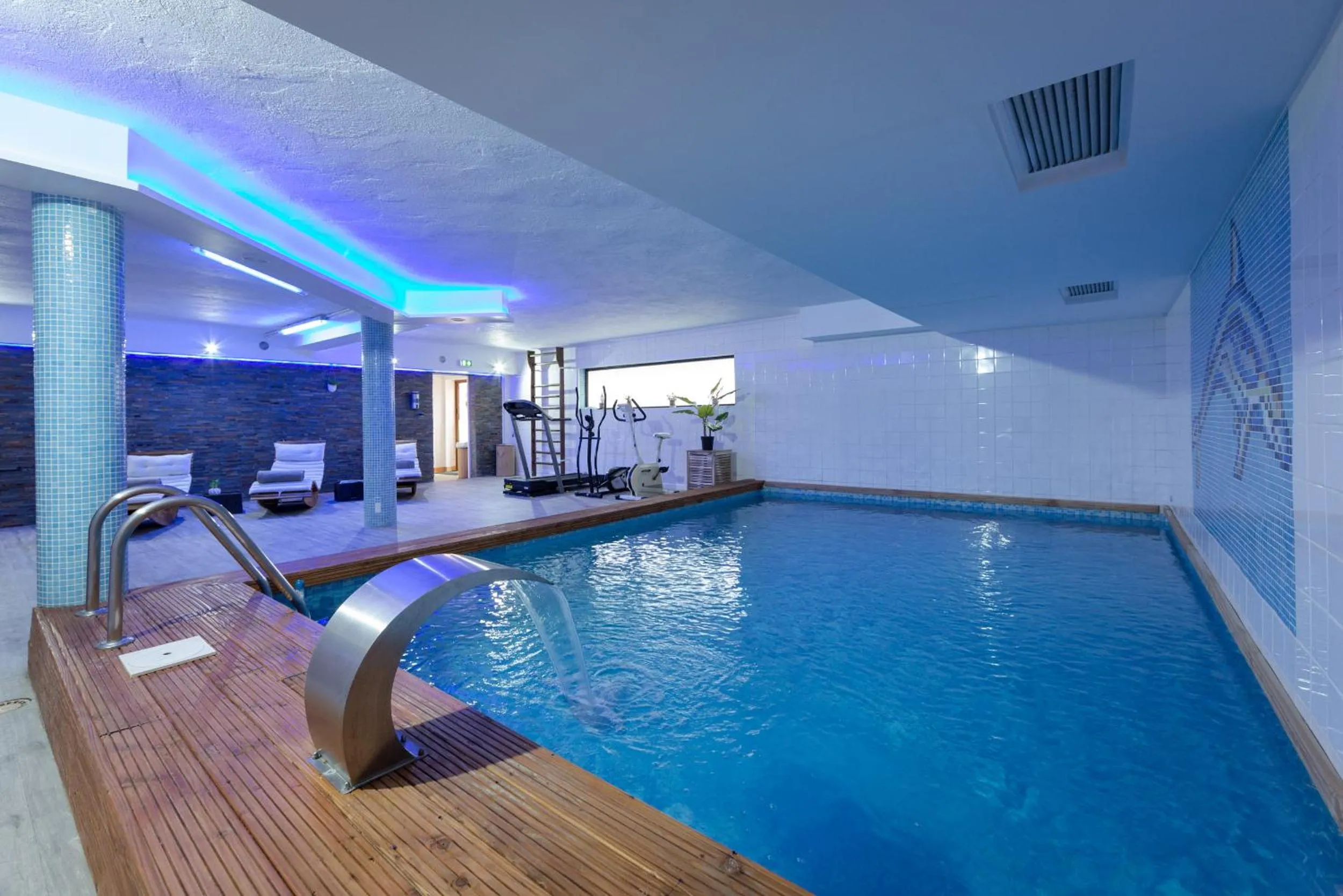 Spa and wellness centre/facilities in Les Pins Blancs en Provence