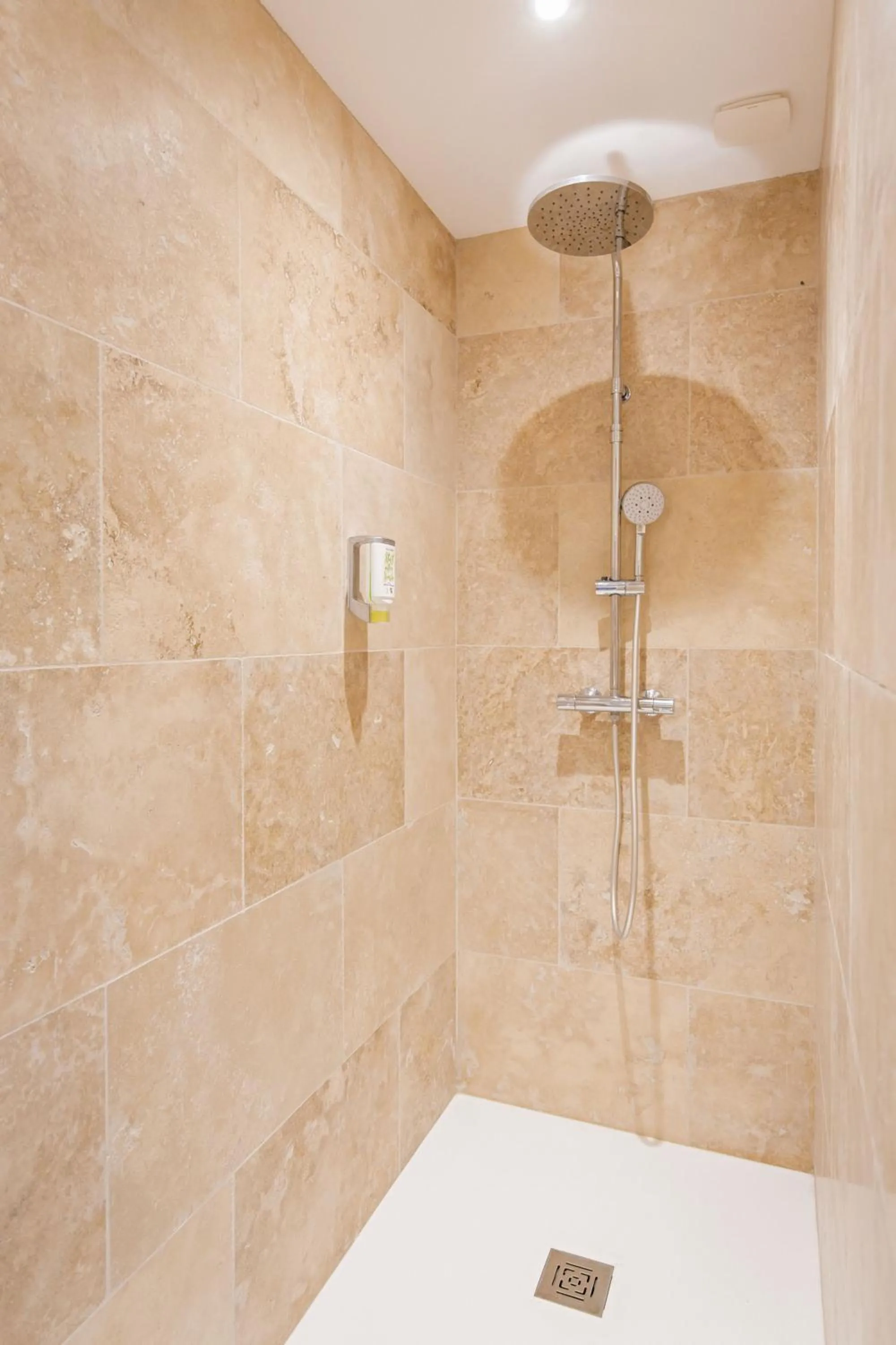 Les Pins Blancs en Provence