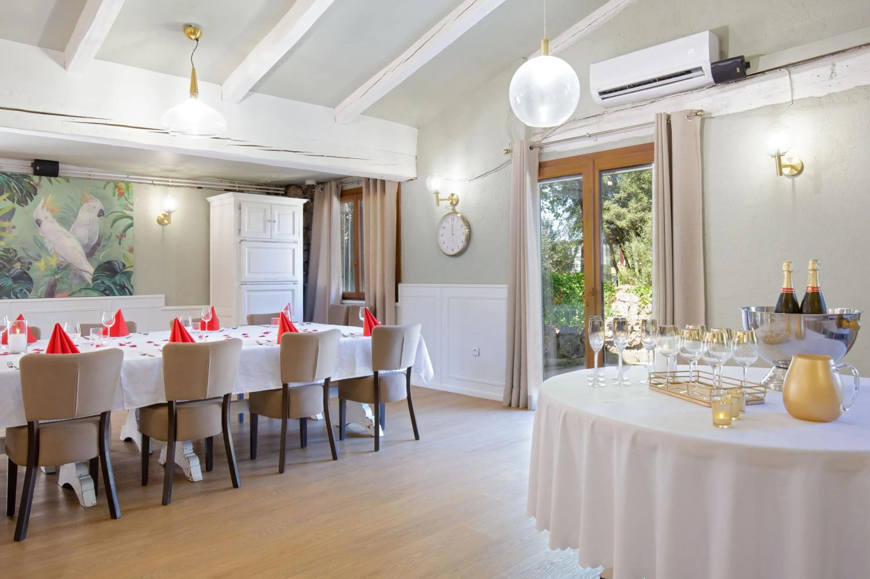 Les Pins Blancs en Provence