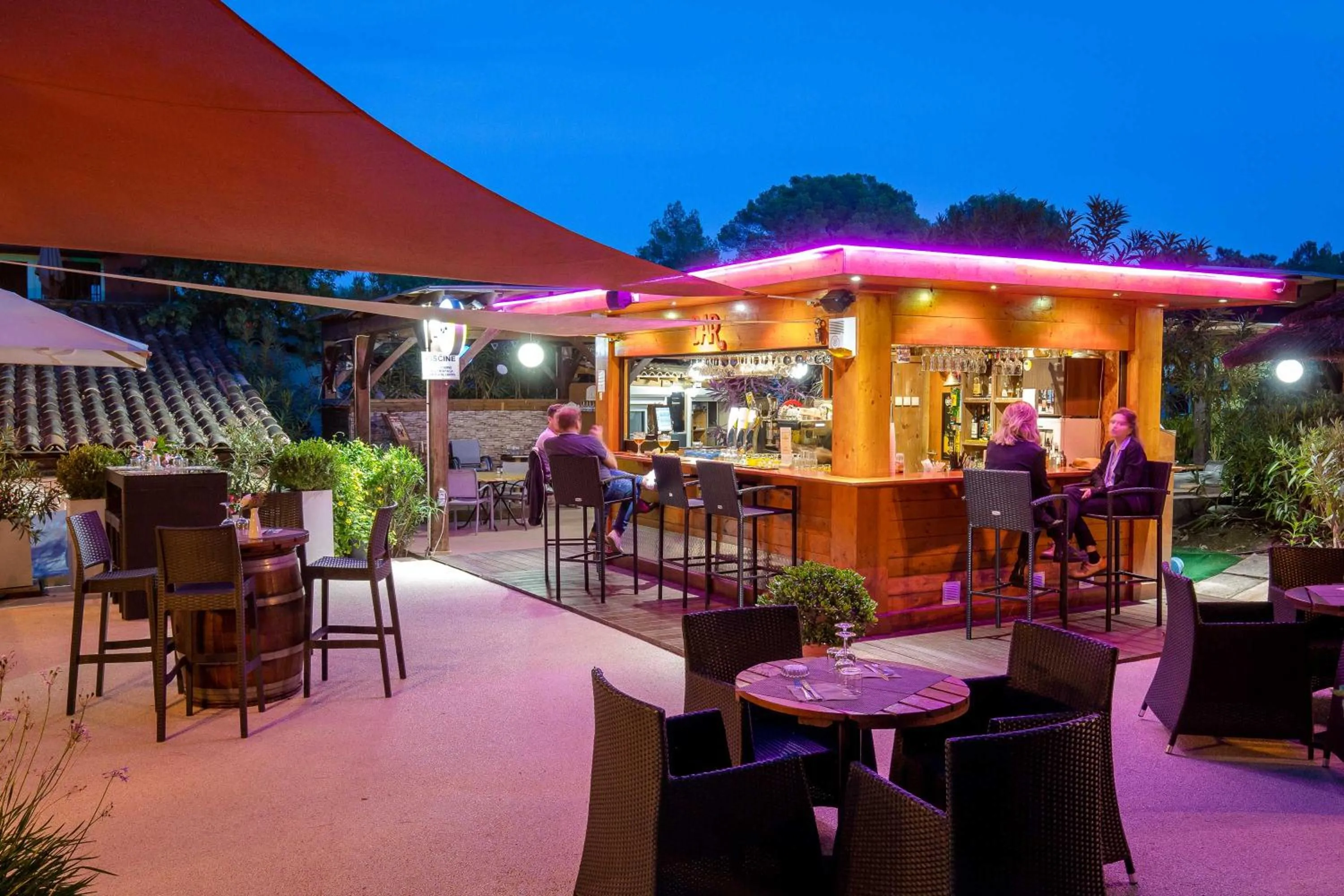 Lounge or bar in Les Pins Blancs en Provence