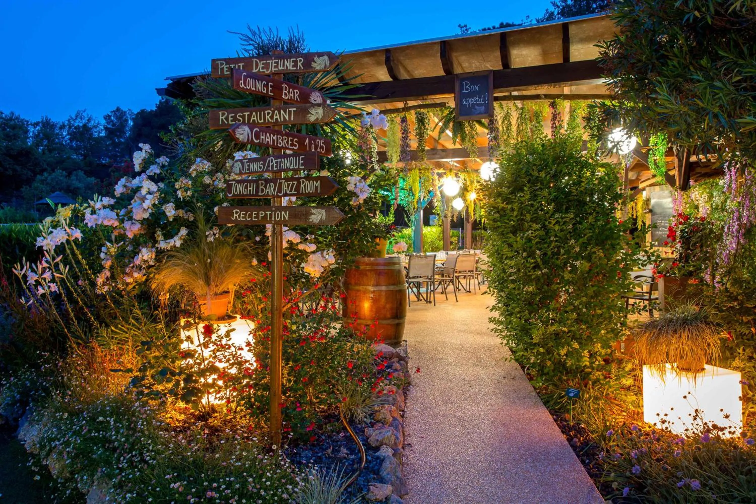 Les Pins Blancs en Provence