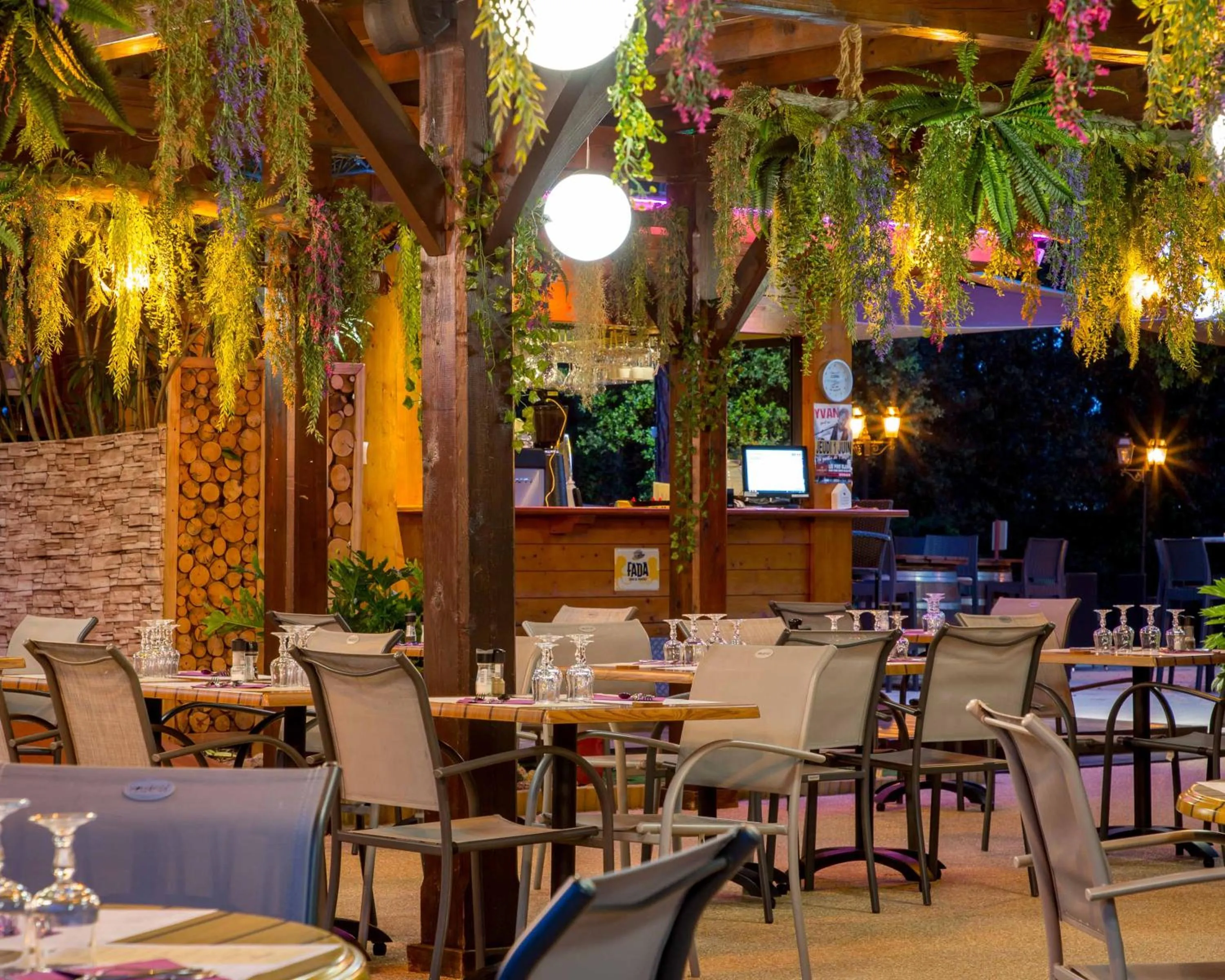 Les Pins Blancs en Provence