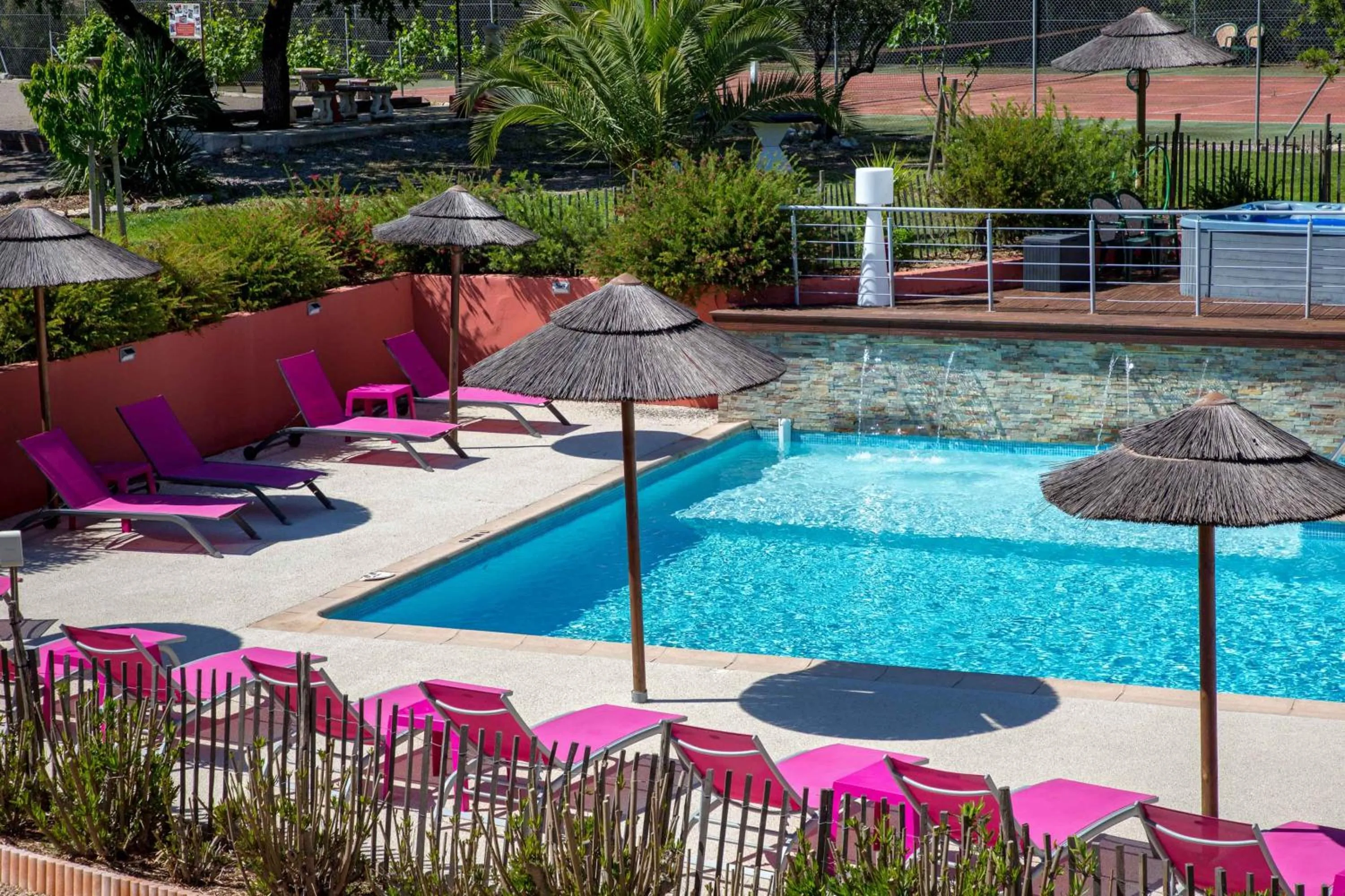 Les Pins Blancs en Provence