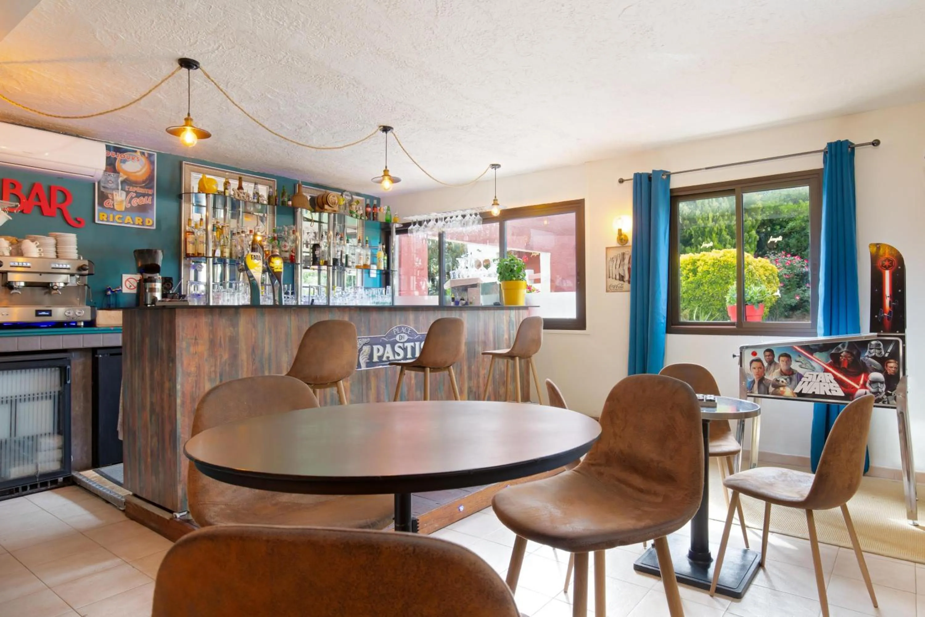 Les Pins Blancs en Provence