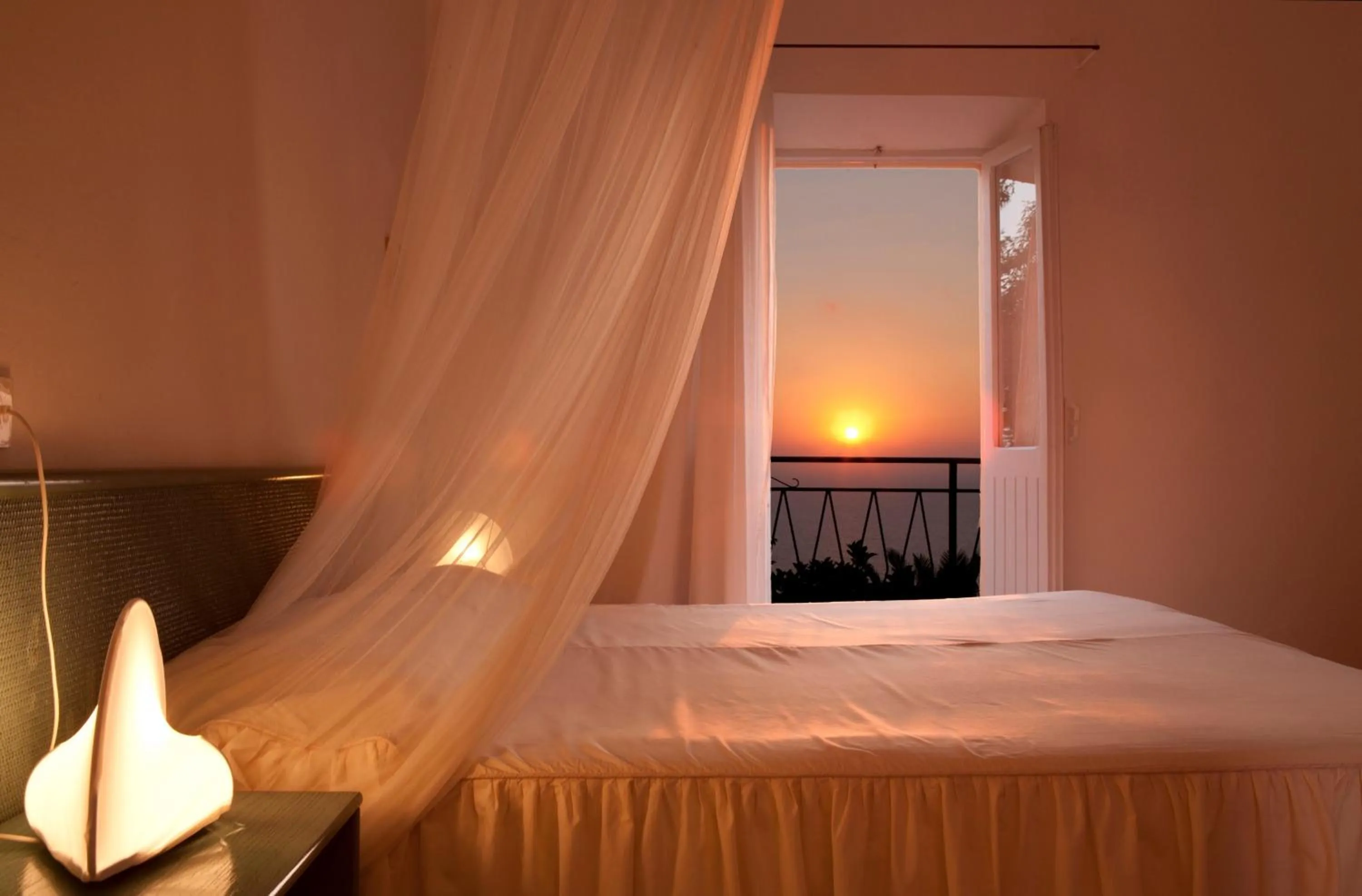 Bed in Hotel Bel Tramonto