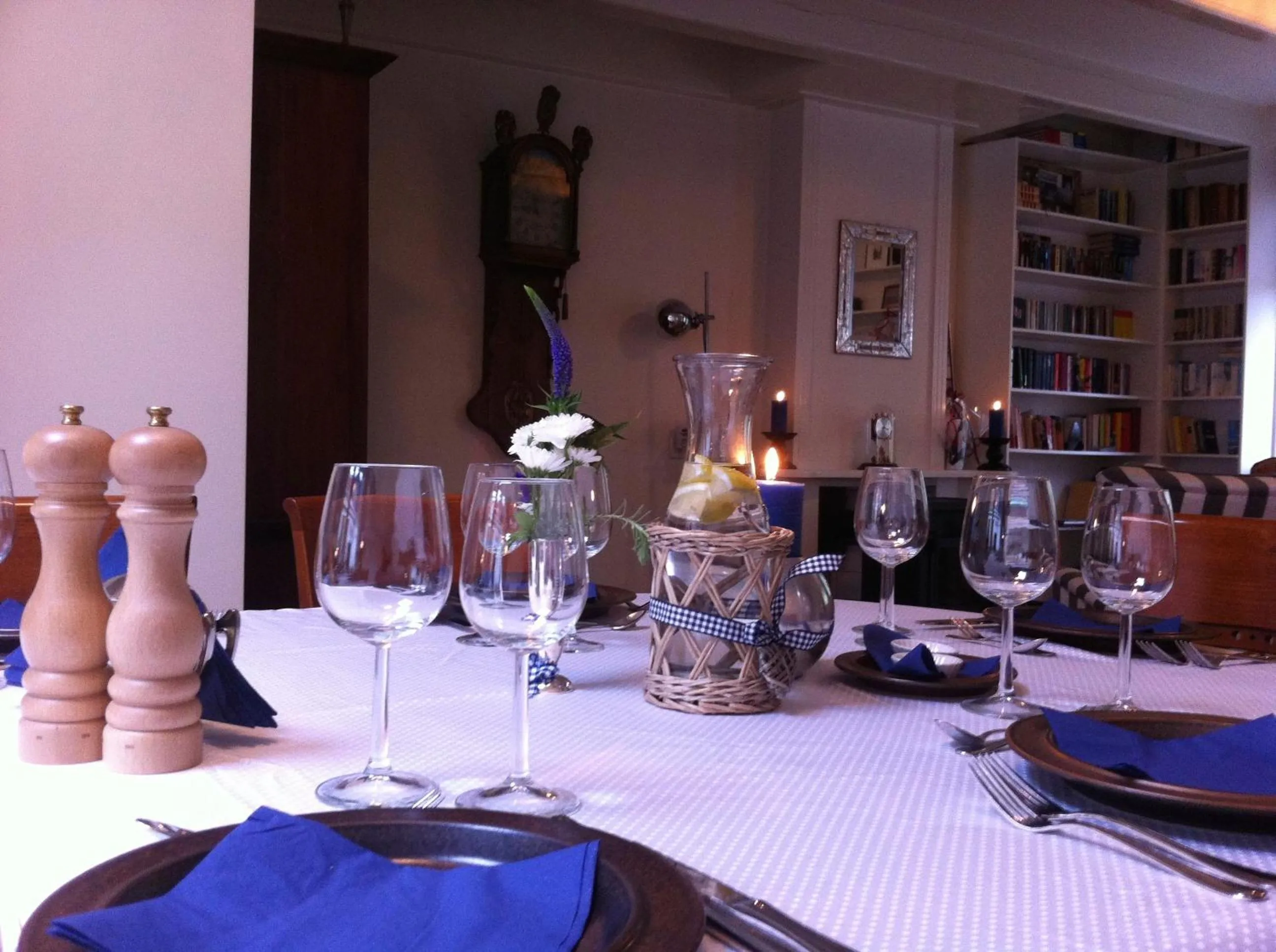 Dining area in De Thuiskamer in Grou als B&B of Vakantiehuis