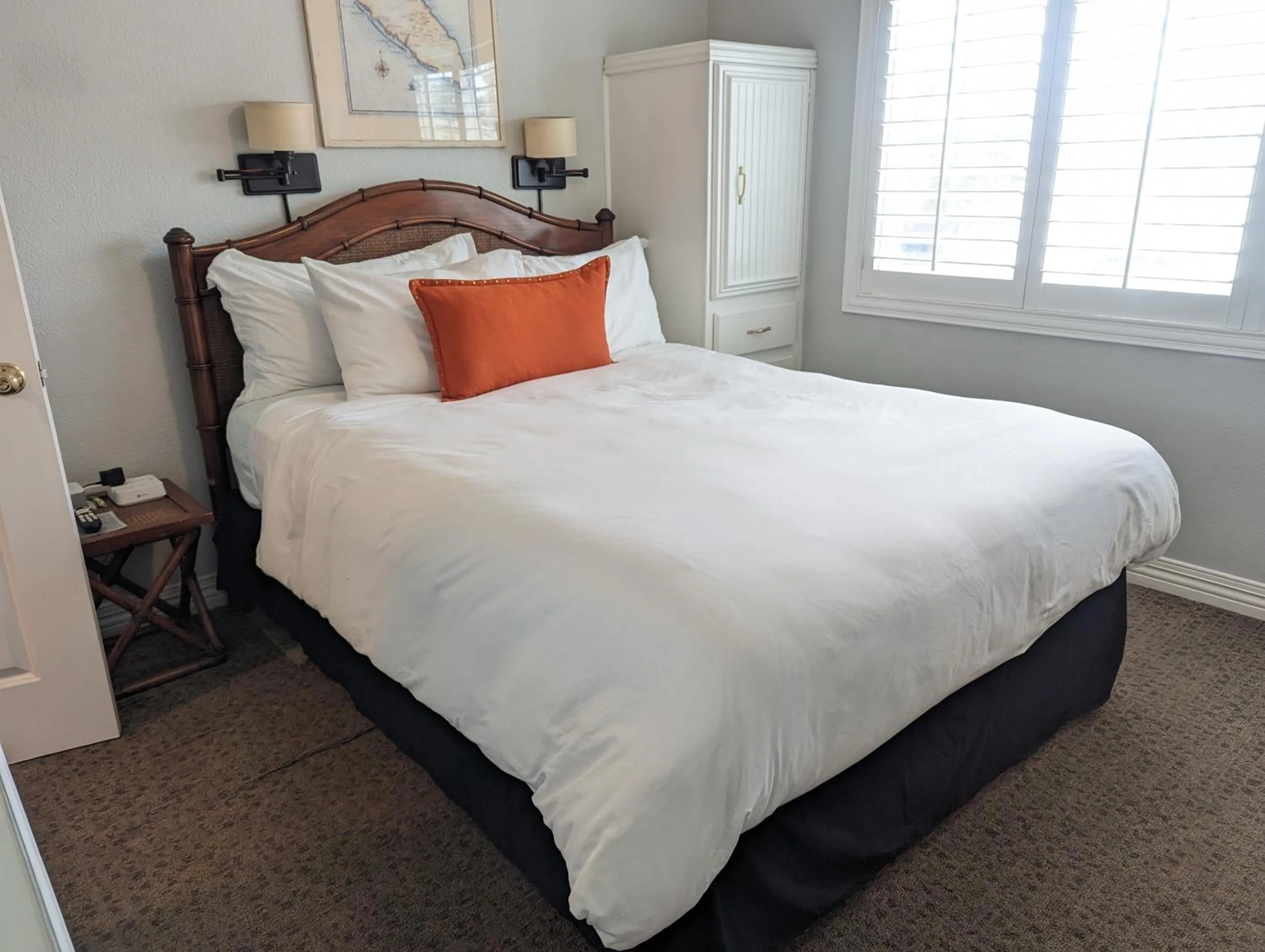 Bed in Capitola Hotel