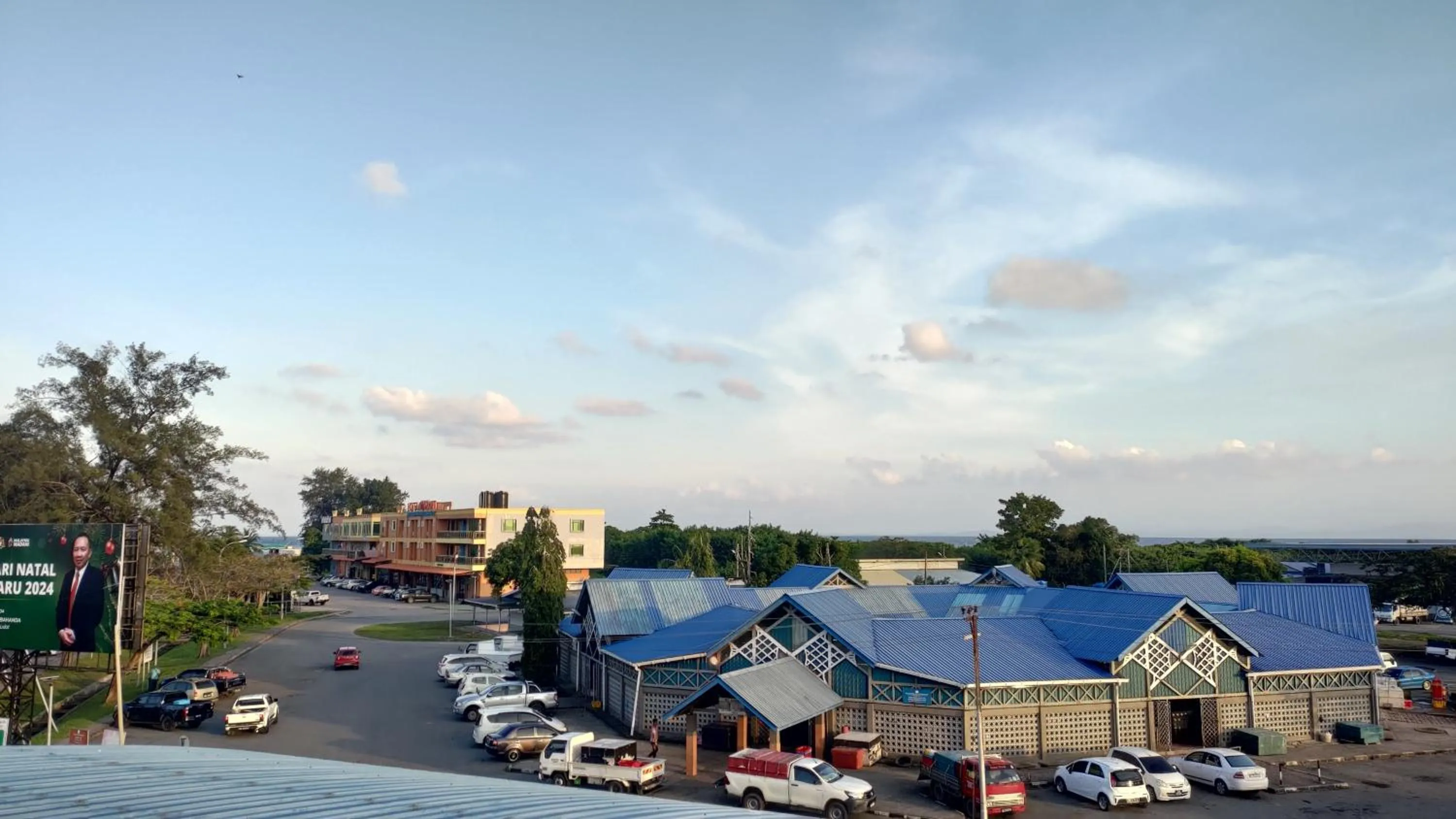 The Upper Deck Hotel