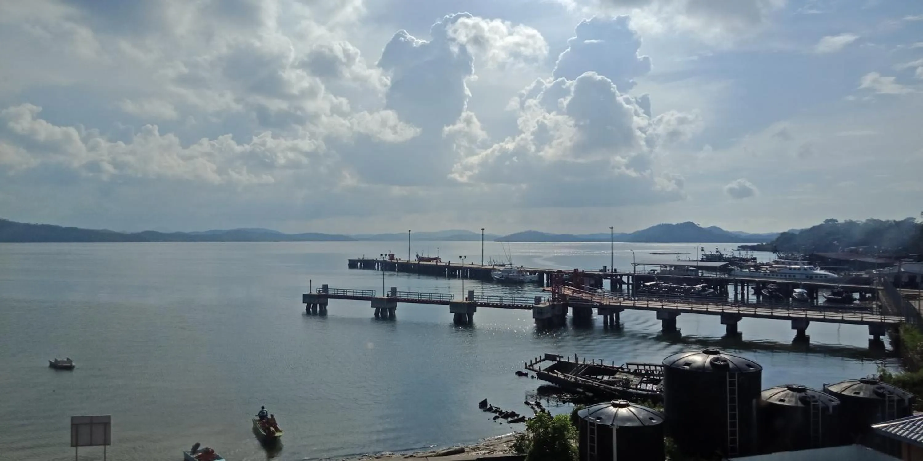 The Upper Deck Hotel