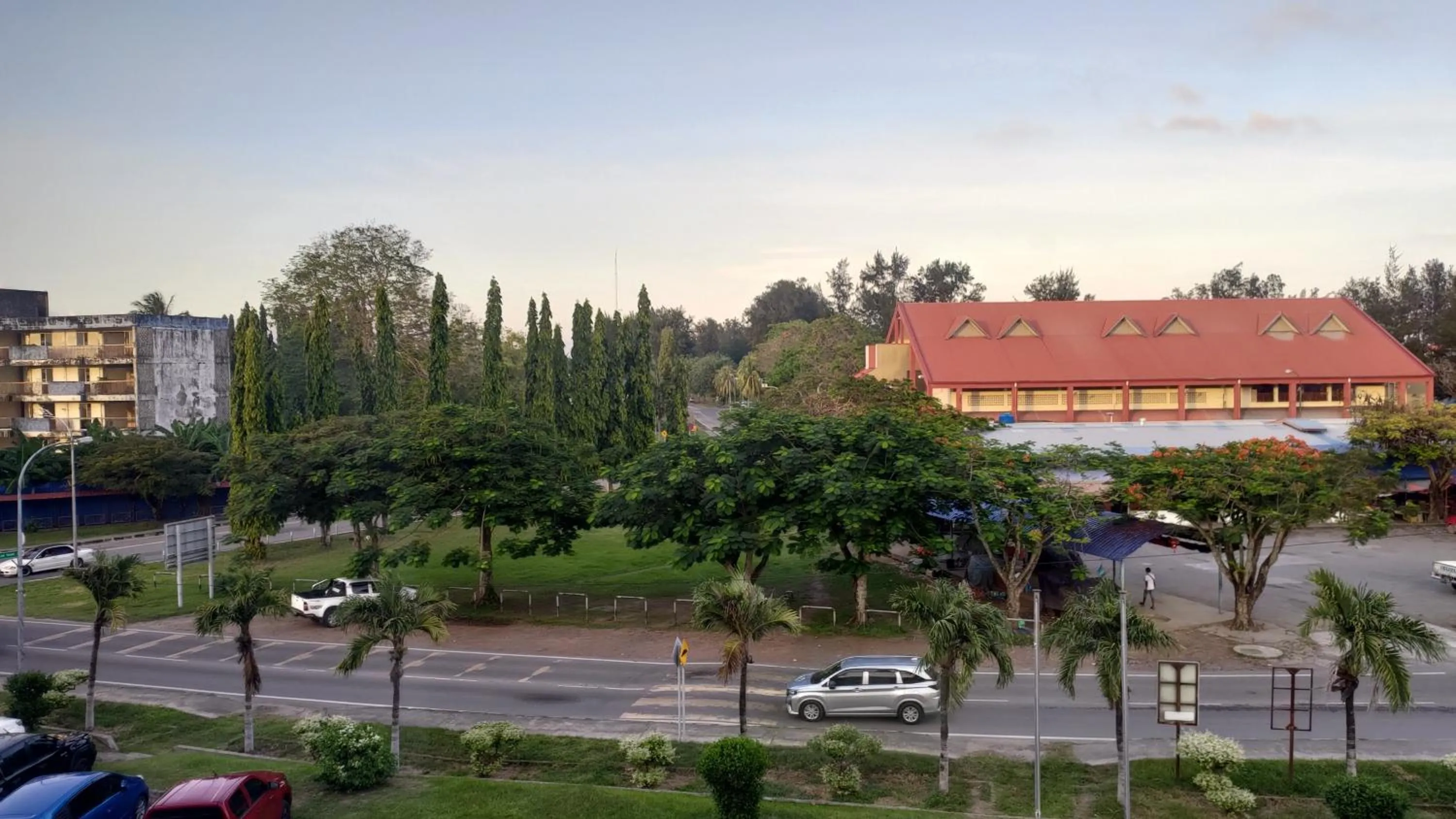 The Upper Deck Hotel