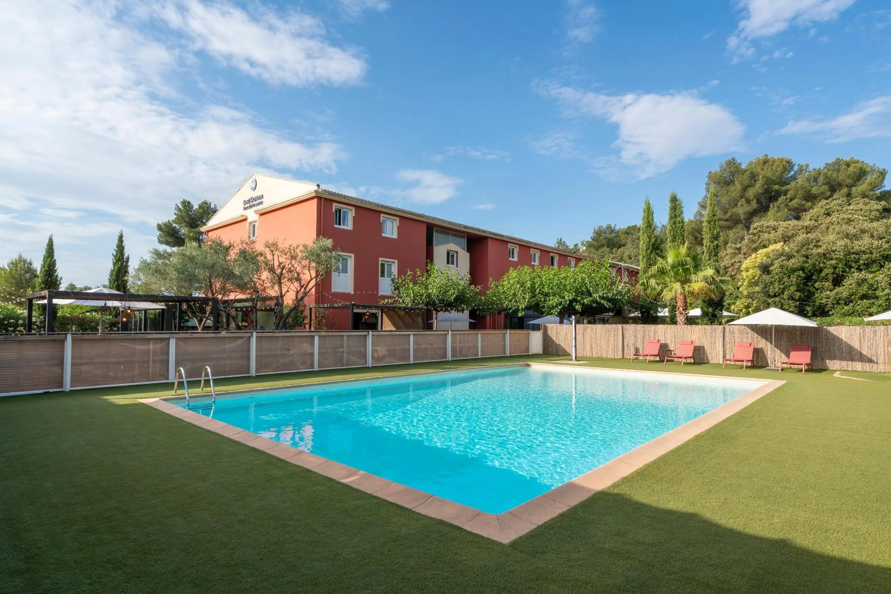 Garden in Best Western Terre de Provence