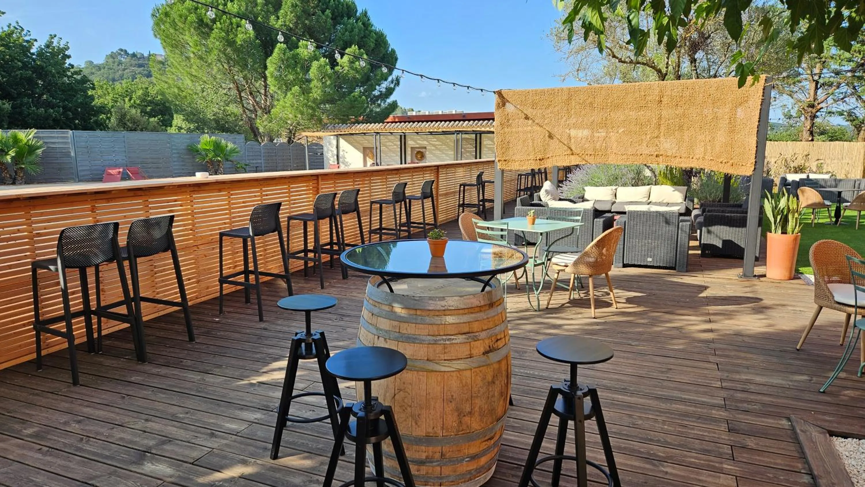 Patio in Best Western Terre de Provence