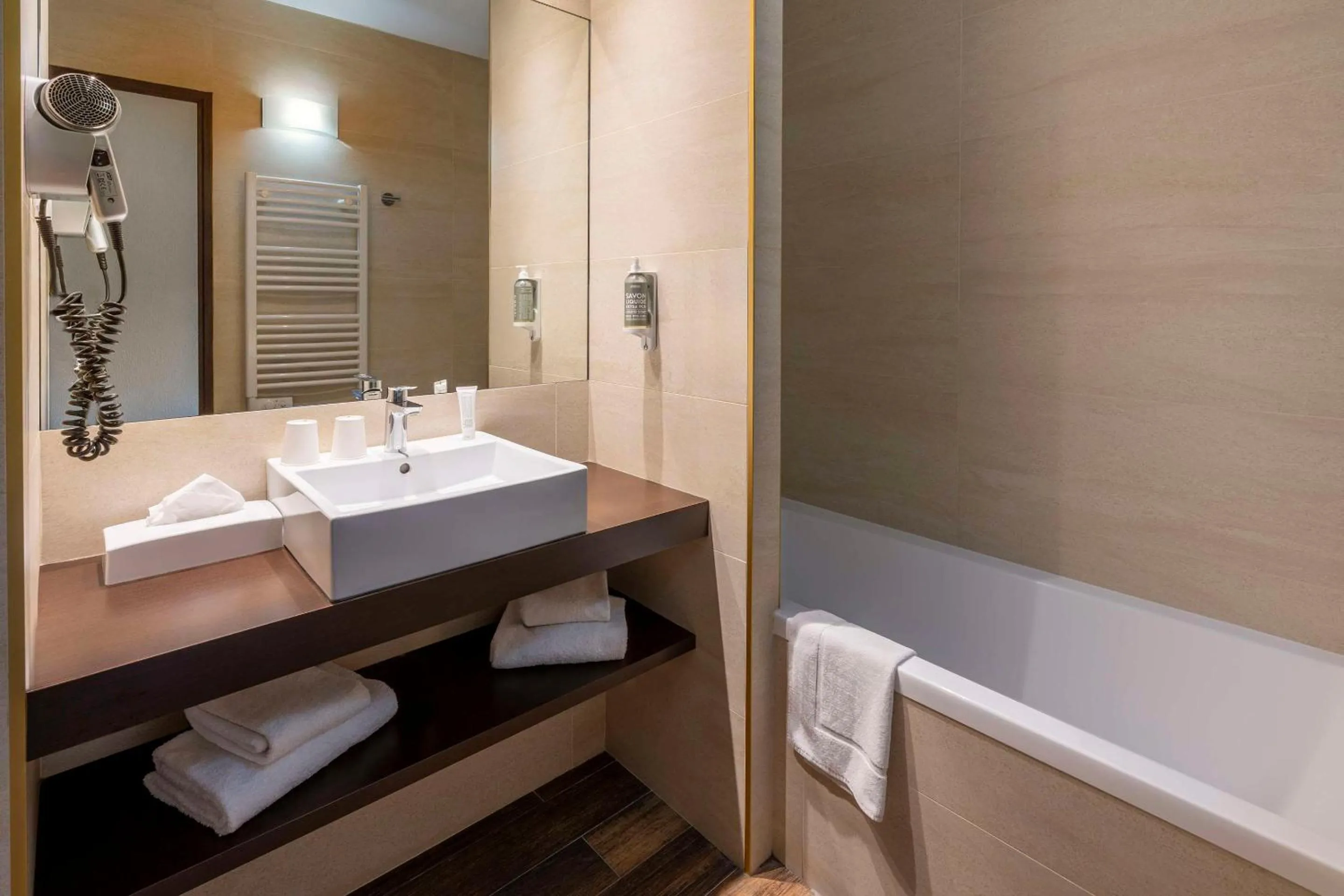 Bathroom in Best Western Terre de Provence