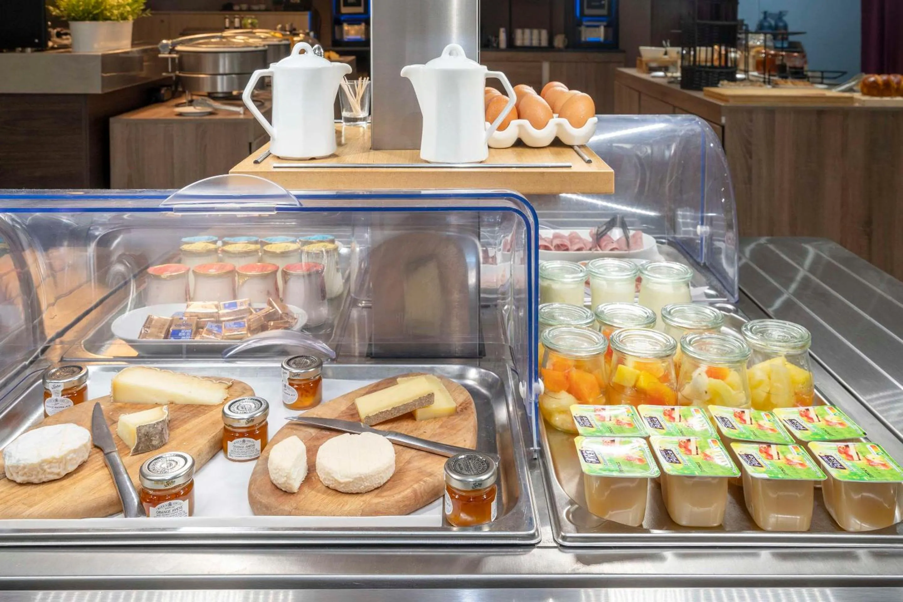 Breakfast in Best Western Terre de Provence