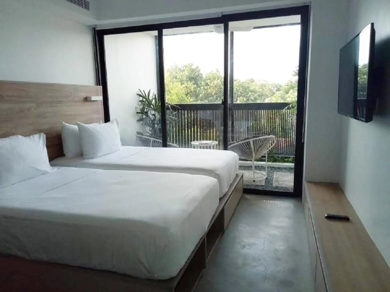 TV and multimedia, Bed in Lloyd's Inn Bali