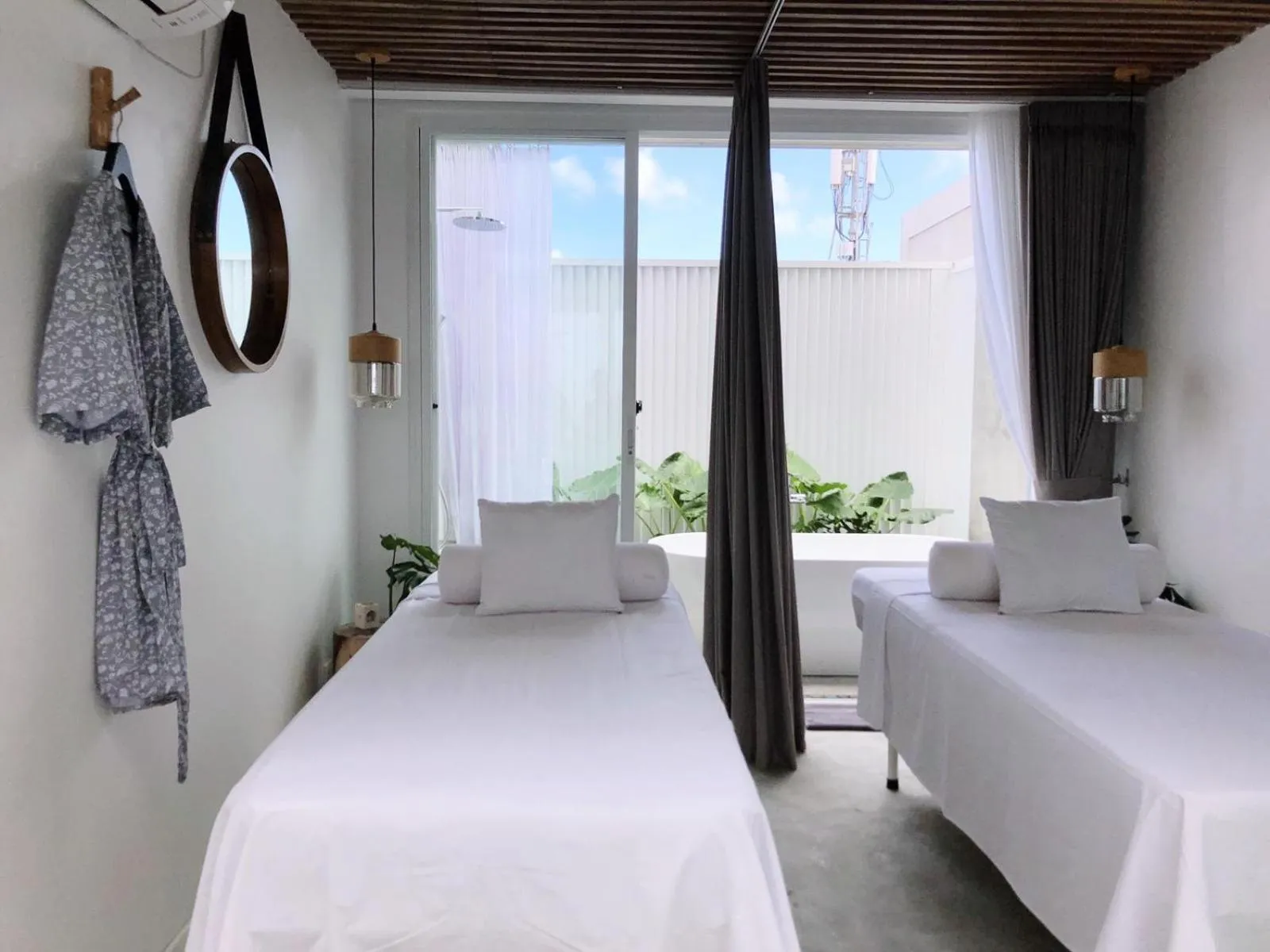 Spa and wellness centre/facilities, Bed in Lloyd's Inn Bali