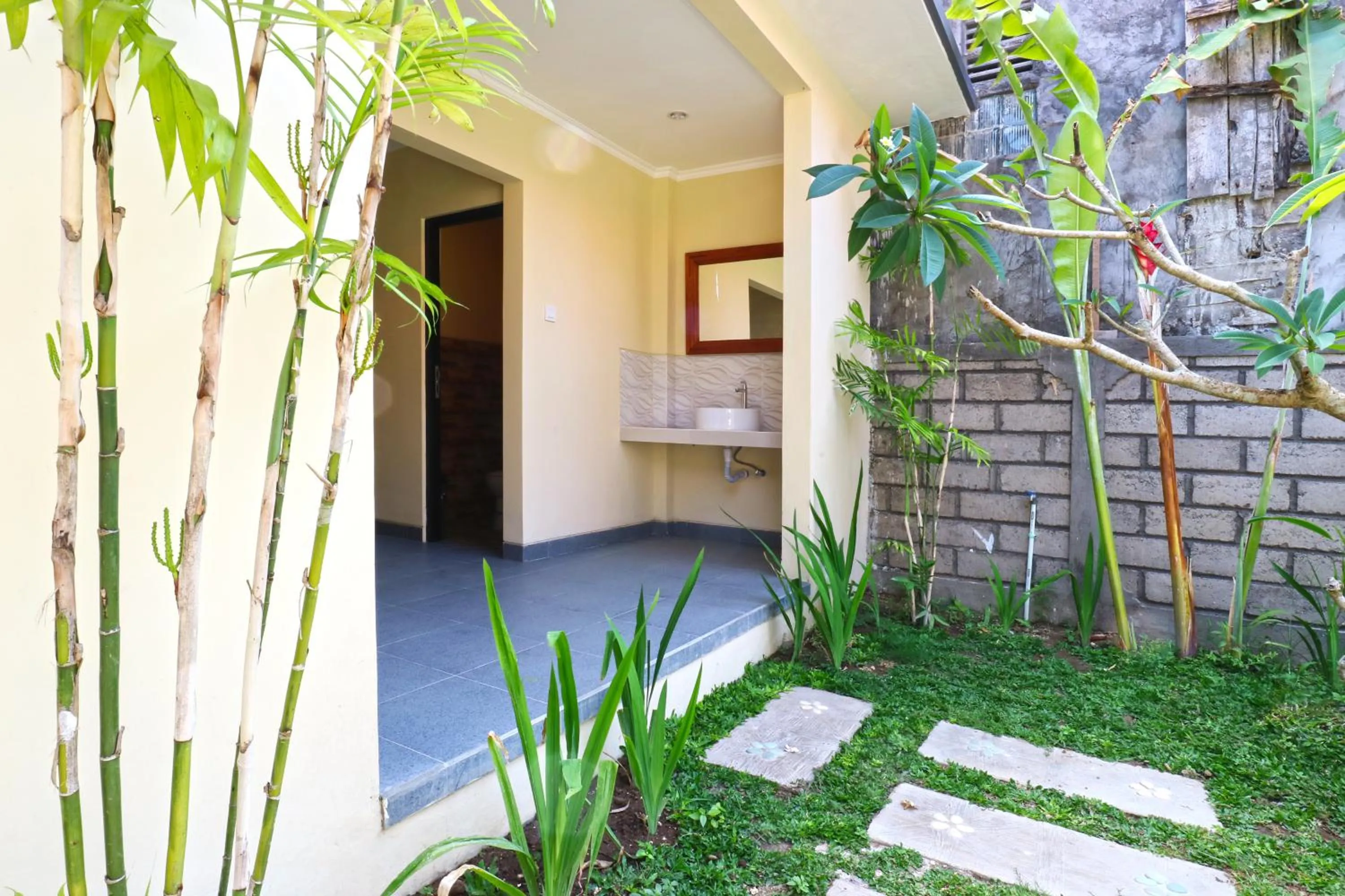 Bathroom in Taste of Bali Hostel