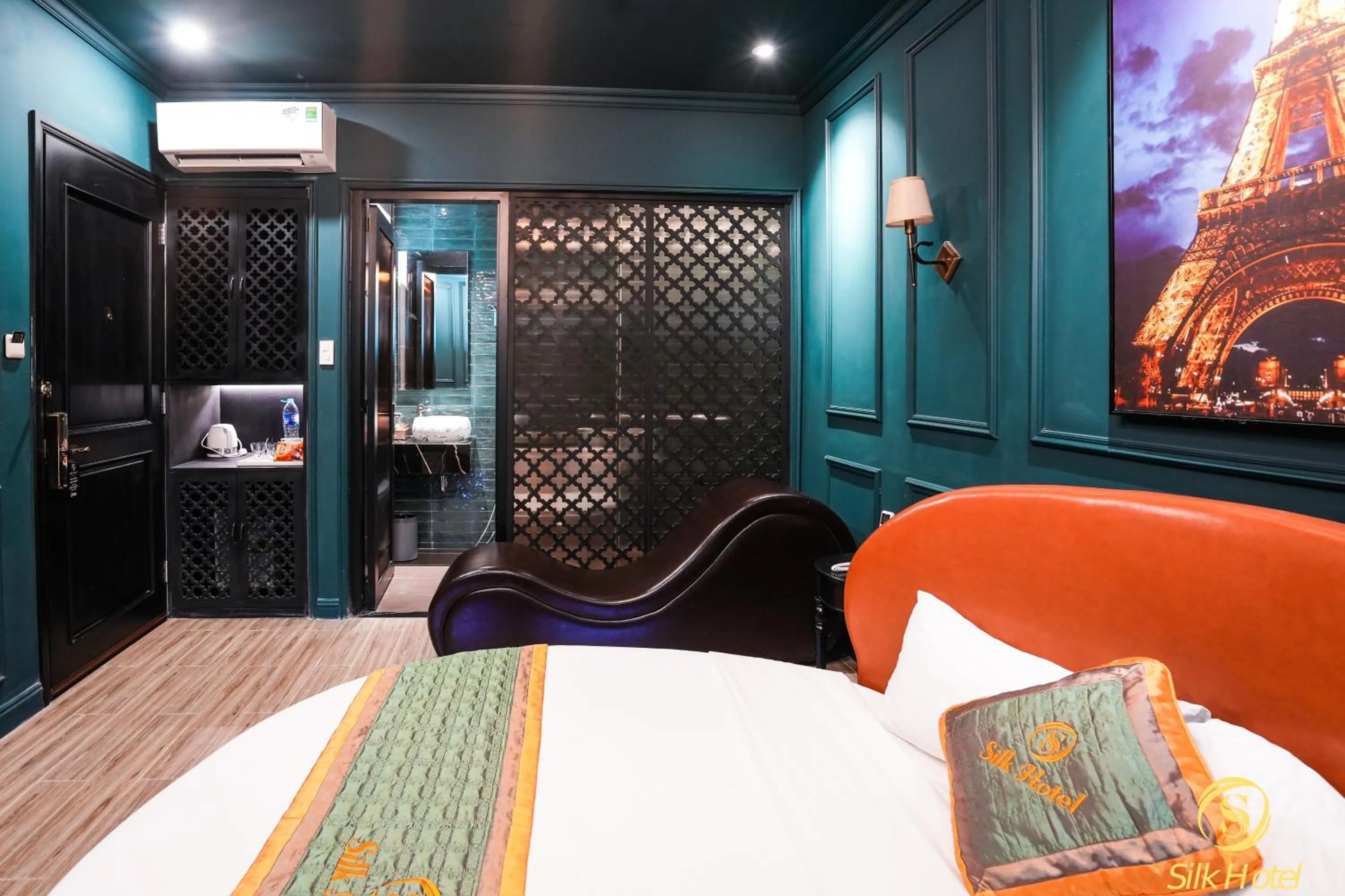 Bed in Silk Hotel near Tan Son Nhat Airport