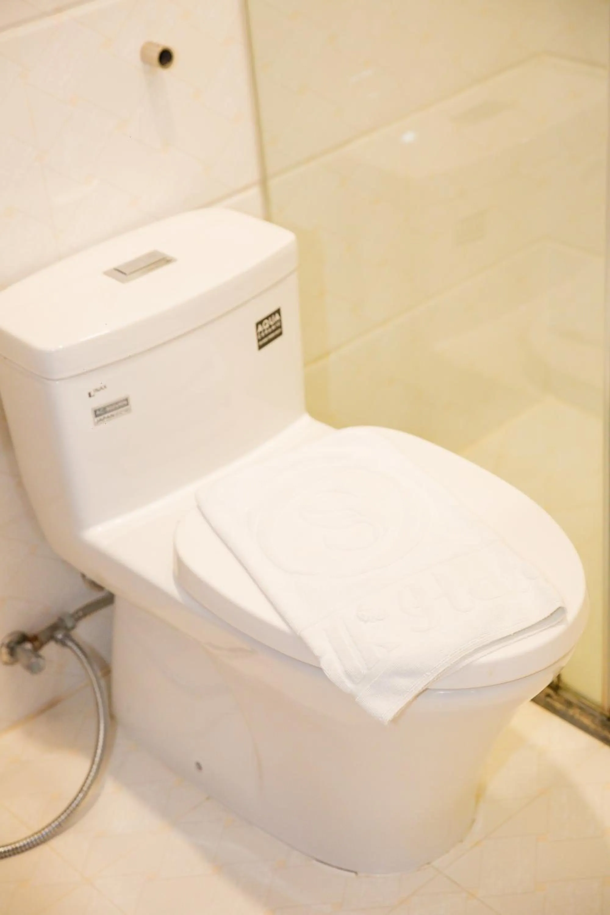 Toilet in Silk Hotel near Tan Son Nhat Airport