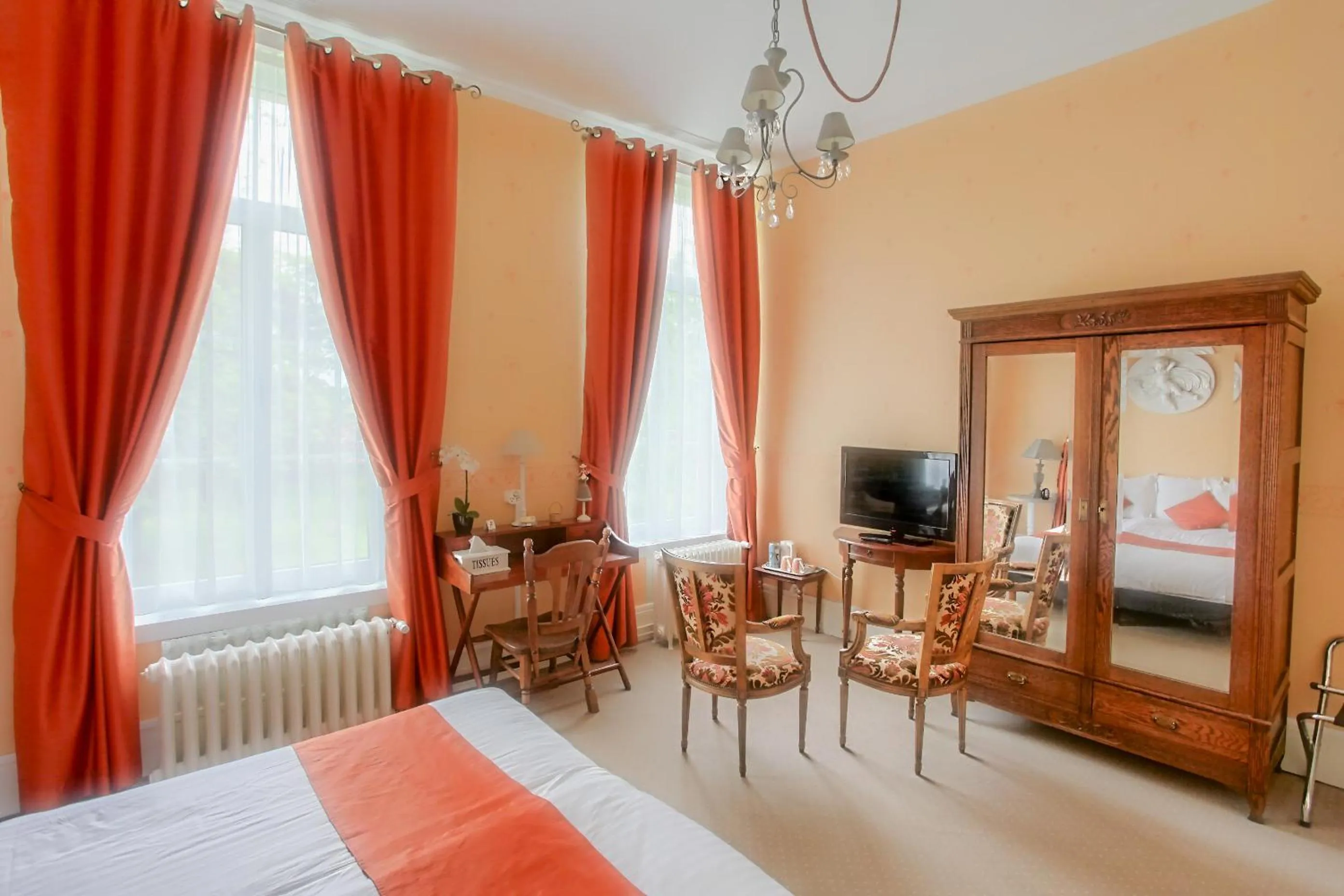 Bed in Château de Moulin-le-Comte