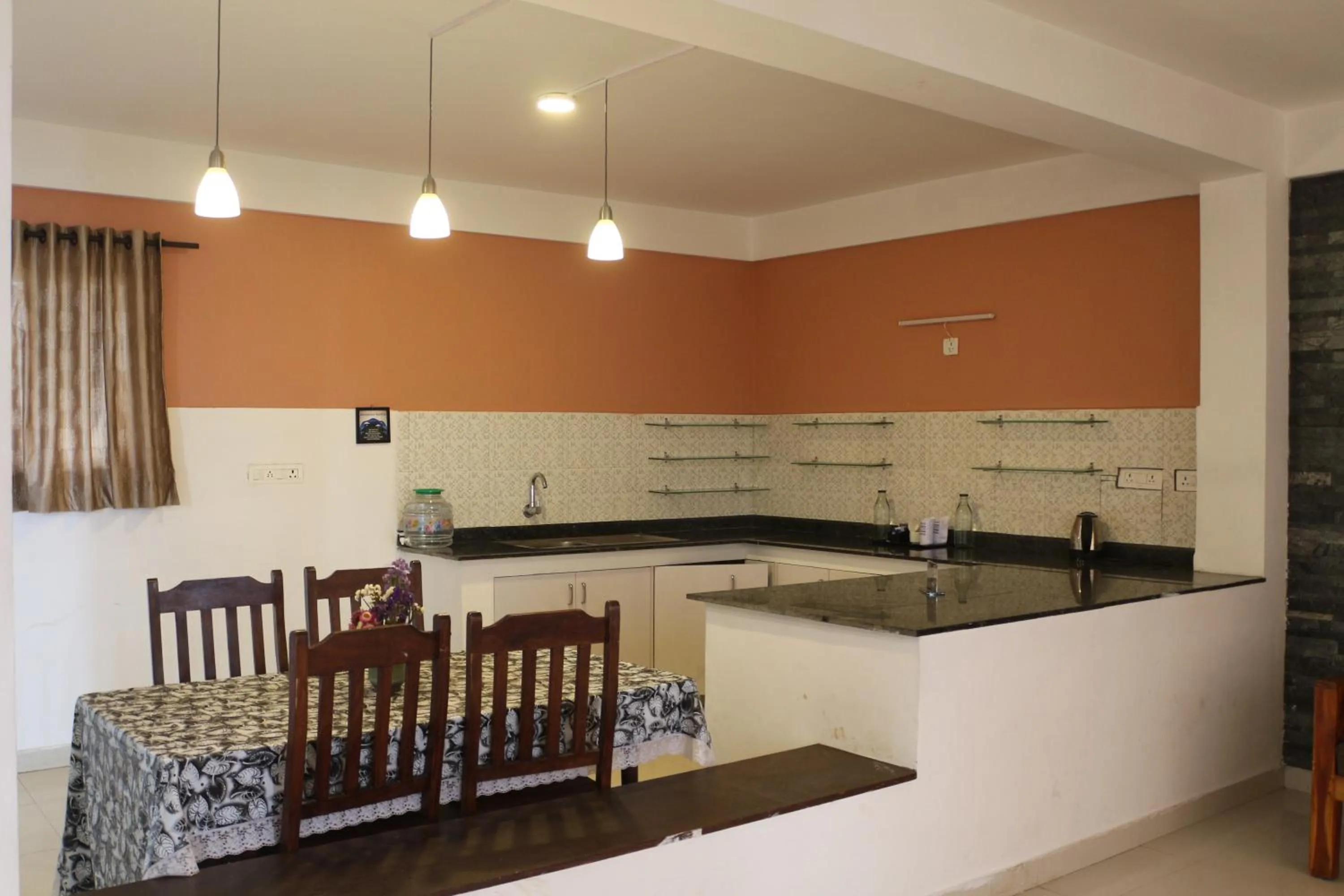 Dining area in Logan Camp Ooty