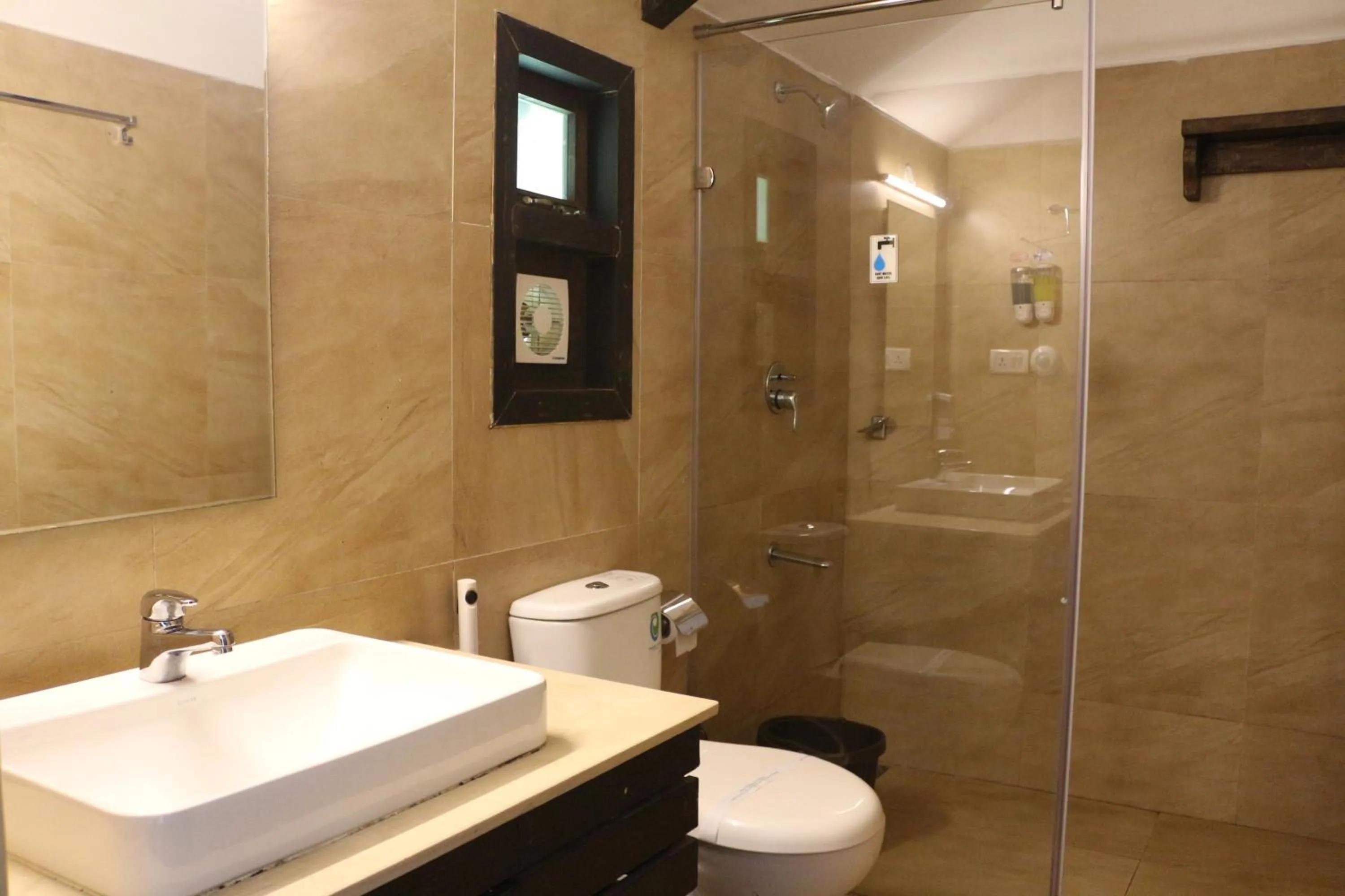 Bathroom in Logan Camp Ooty