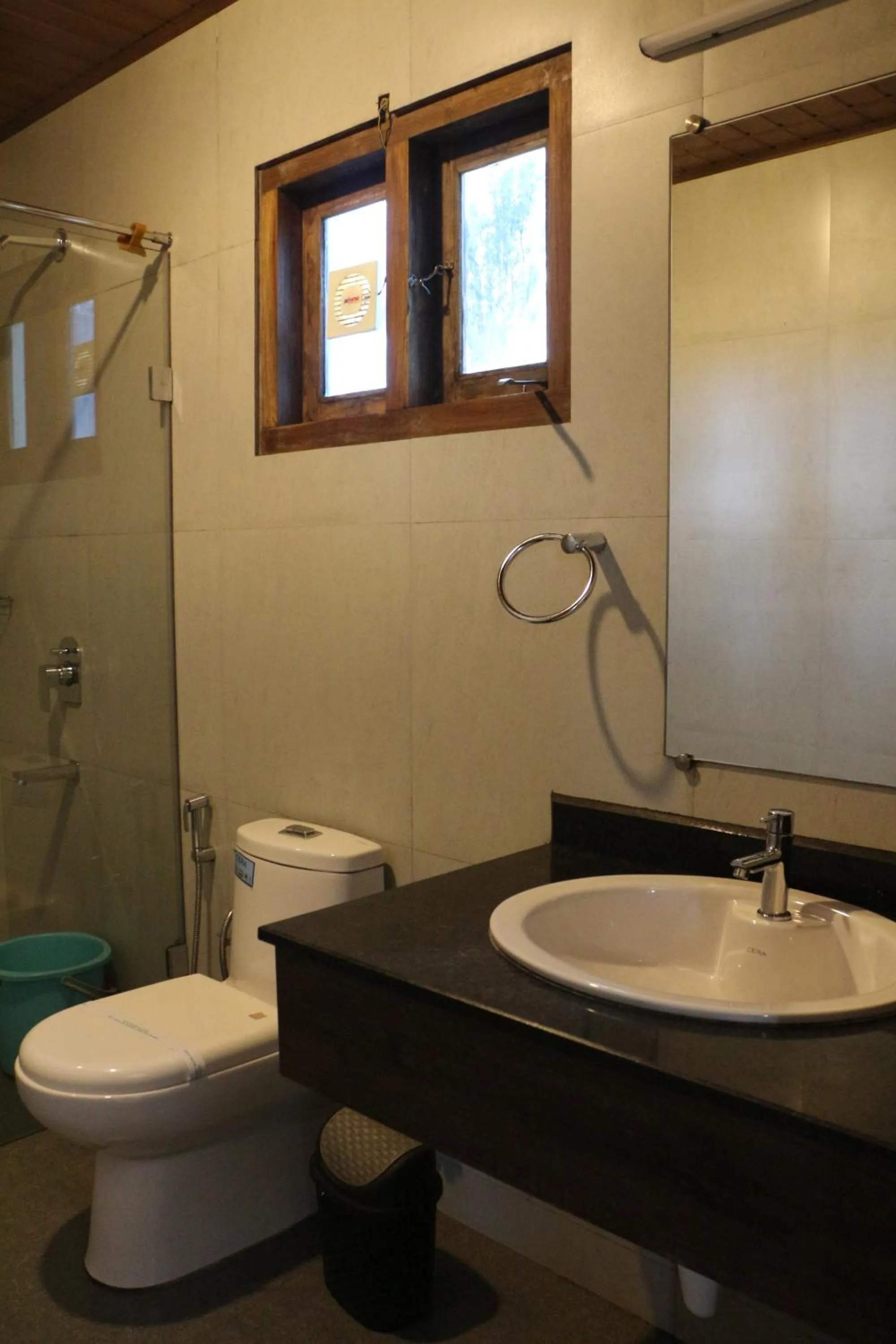 Bathroom in Logan Camp Ooty