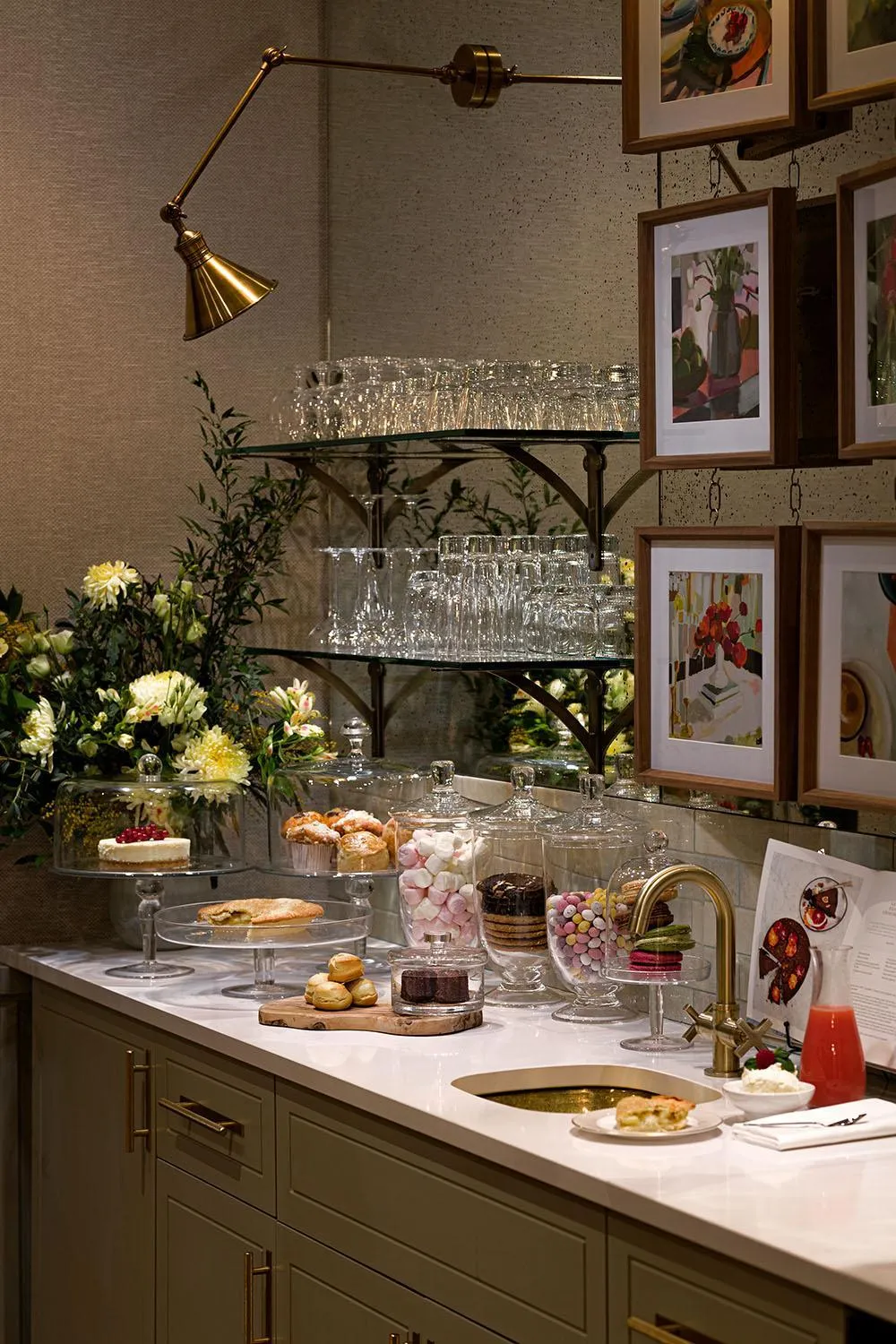 Restaurant/places to eat in The Adria