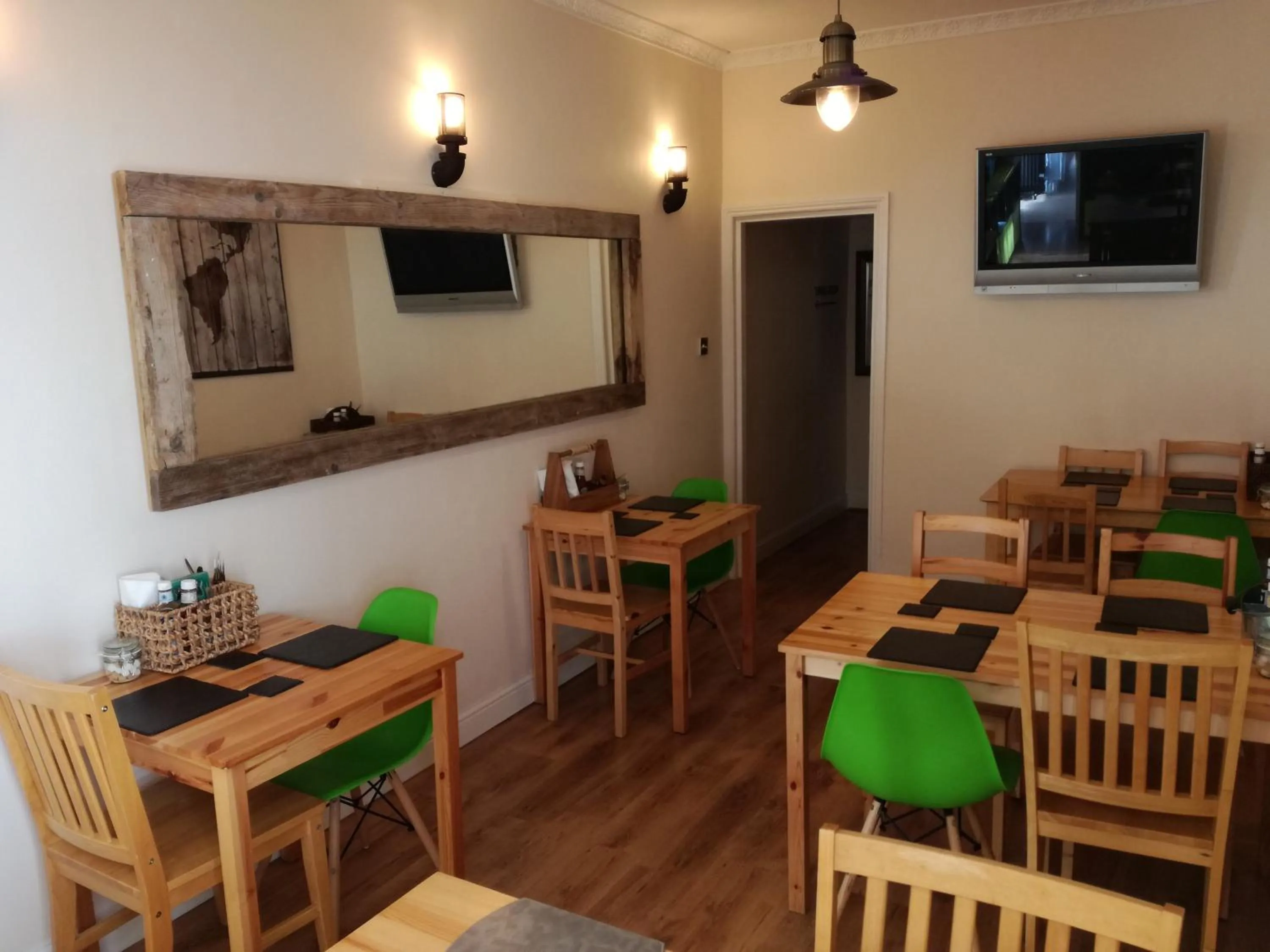 Restaurant/places to eat in Driftwood B&B Weymouth