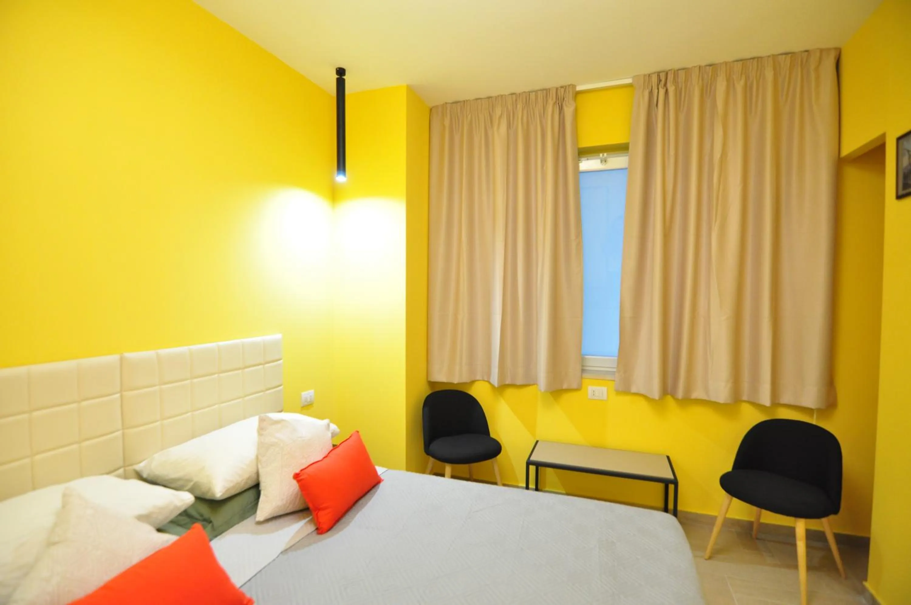 Bedroom, Bed in Delco Naples