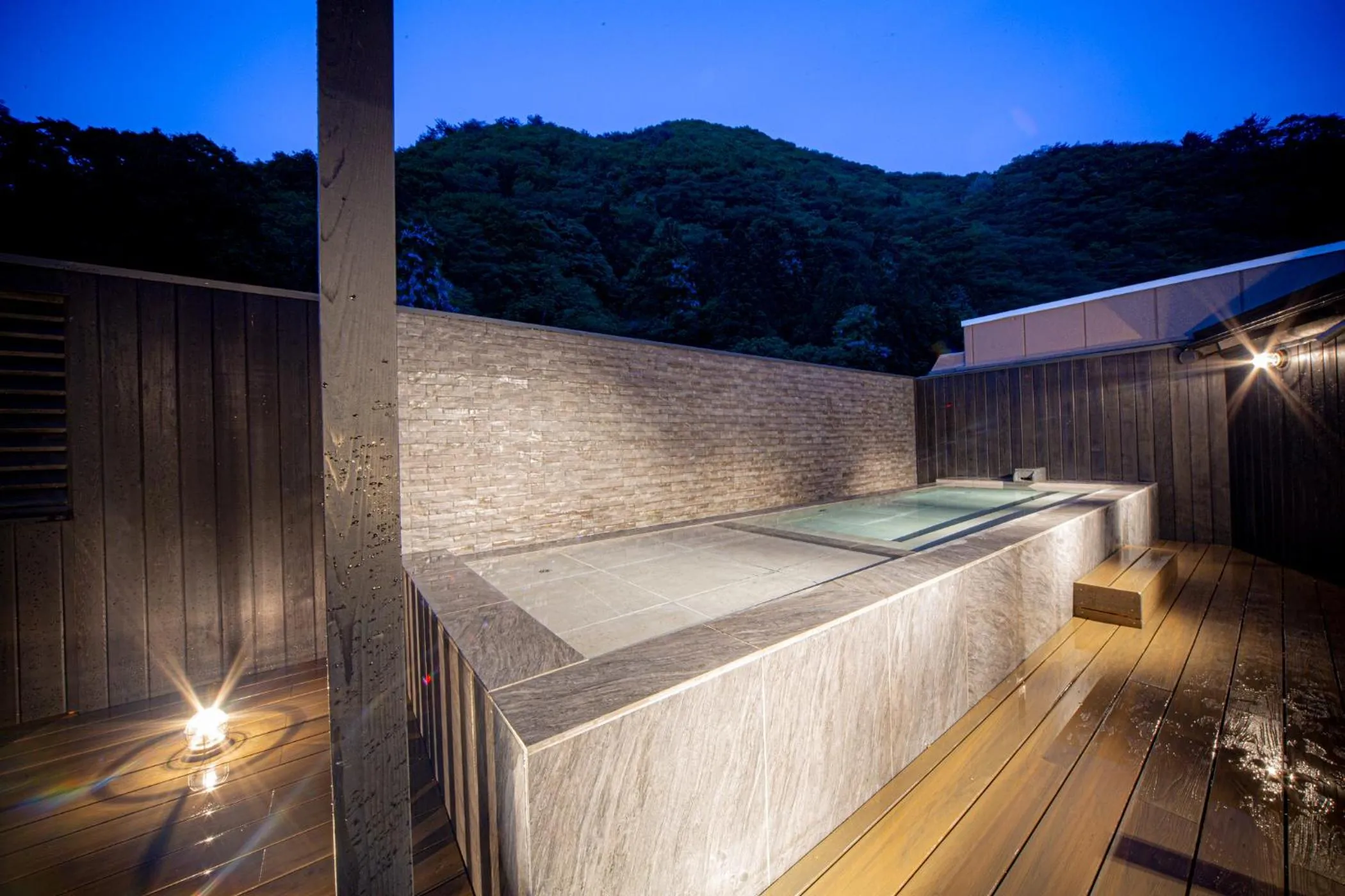 Open Air Bath in Aizu Higashiyama Onsen "Tsuki no Akari" self-service INN