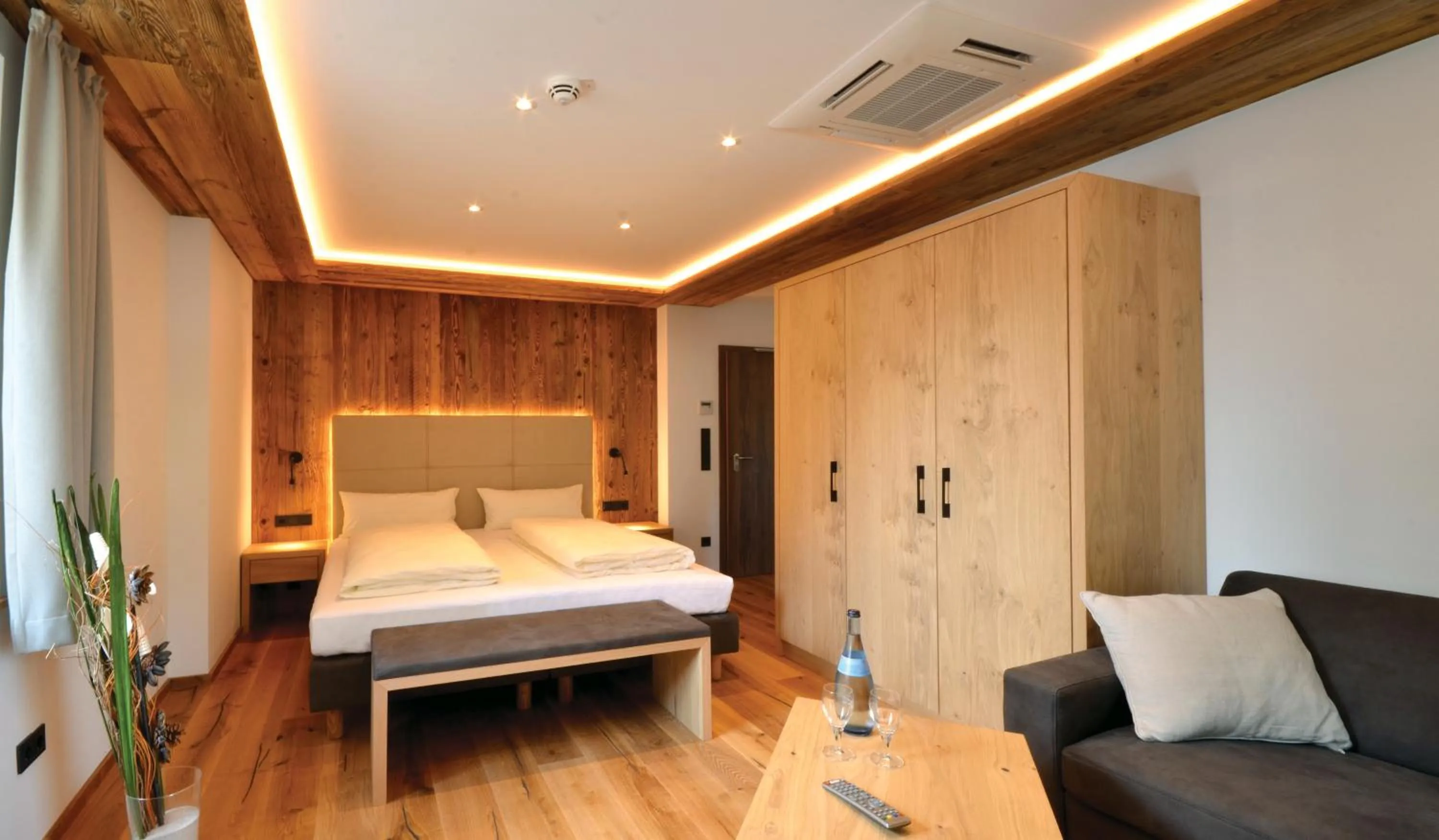 Photo of the whole room, Bed in Landgasthof Scheubel