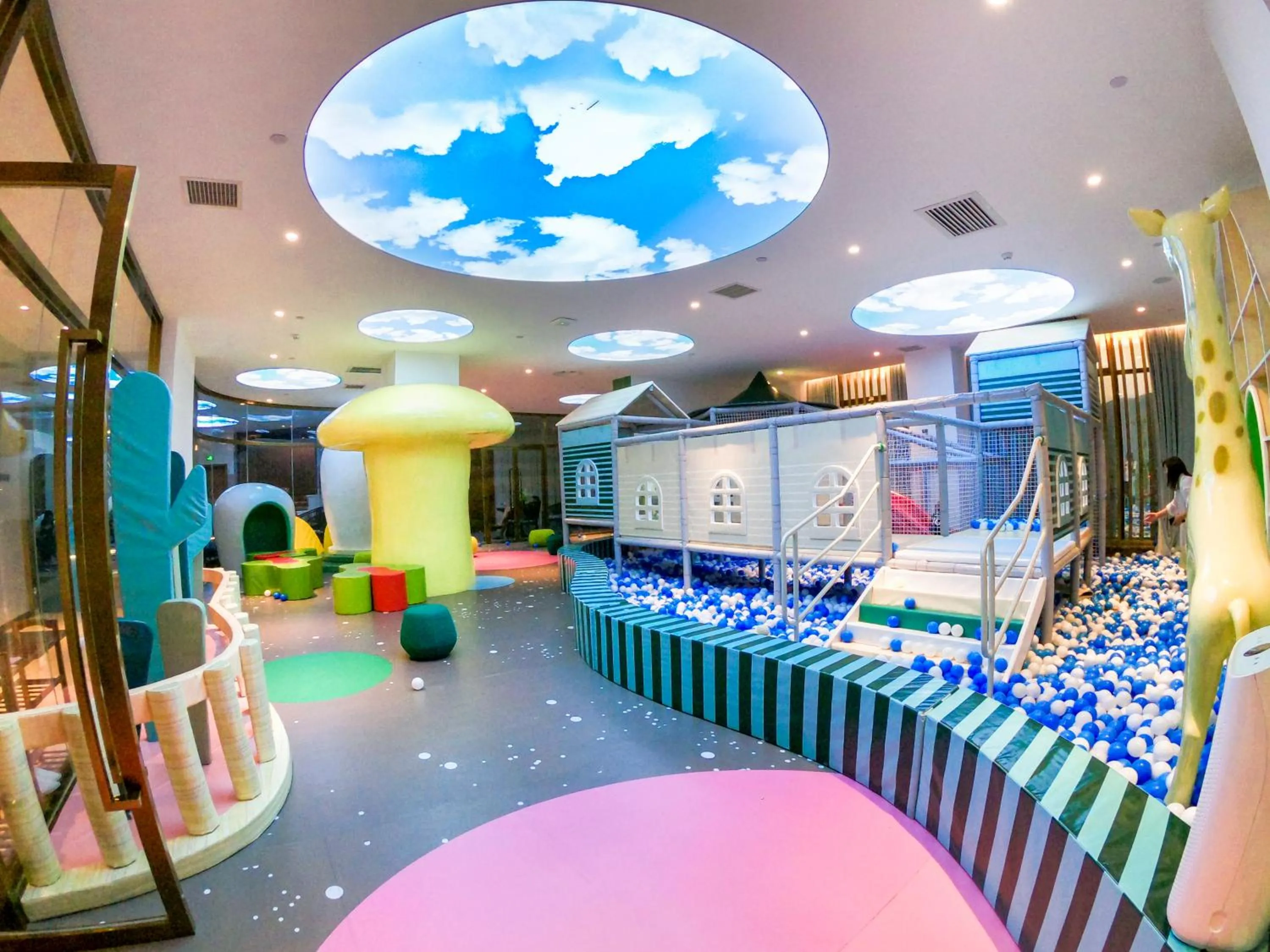 Ramada Plaza Fuxian Lake