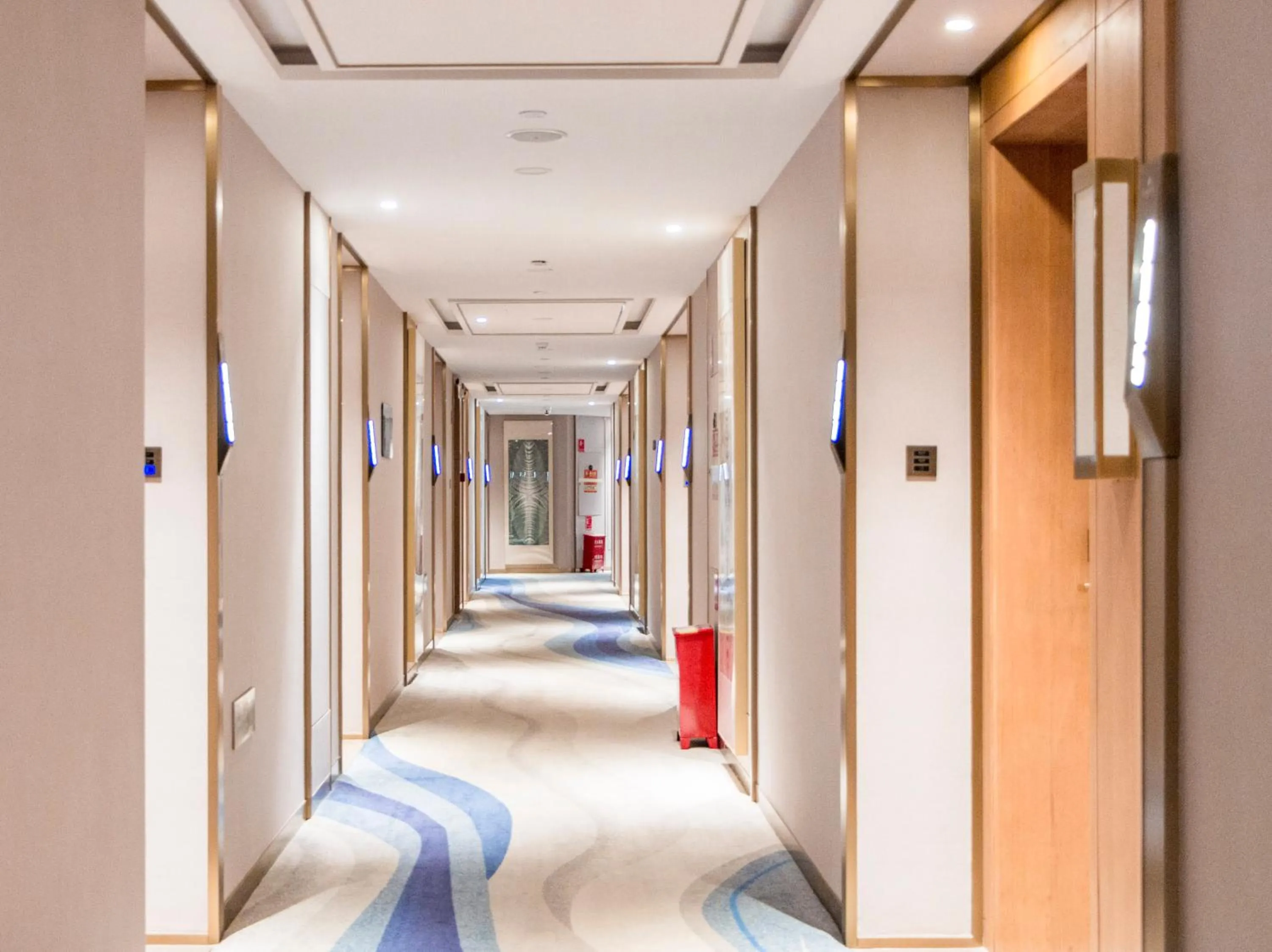 Ramada Plaza Fuxian Lake