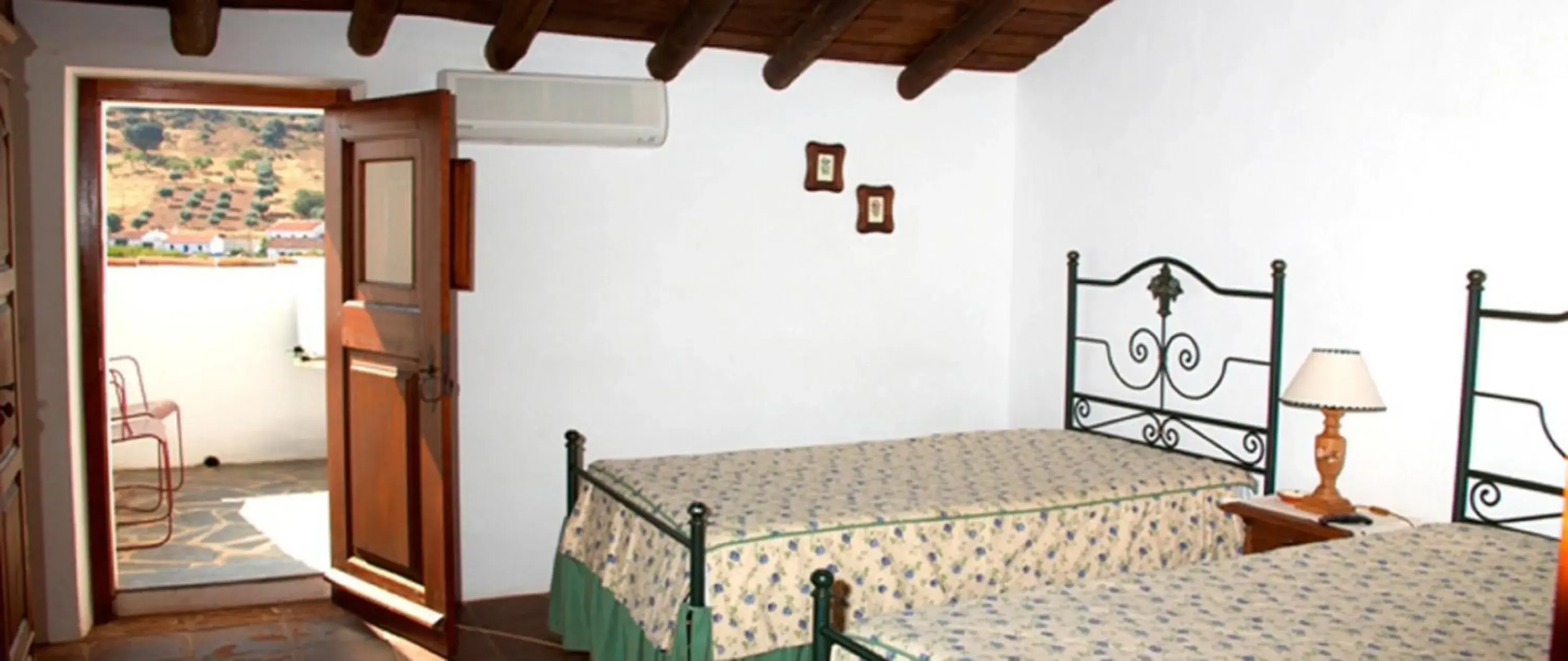 Twin Room in Casa Saramago Twin Room in Casa Saramago