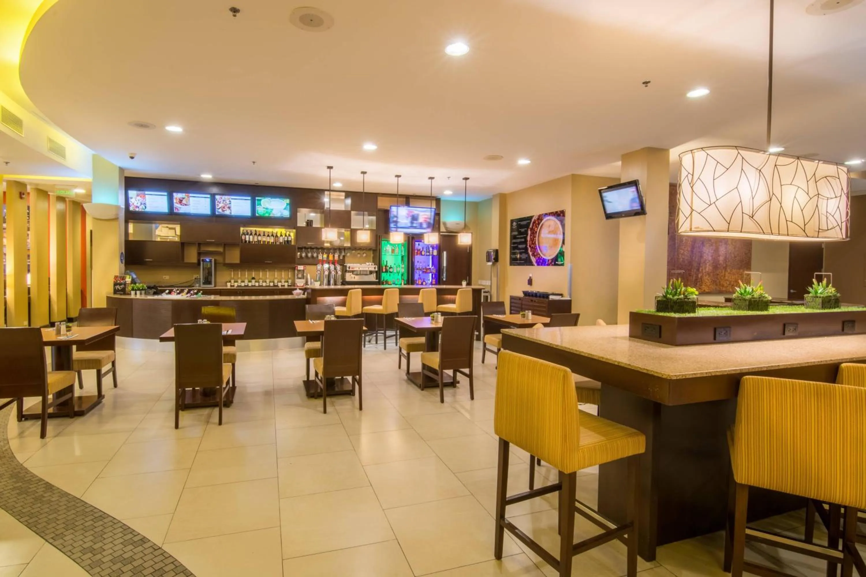 Restaurant/places to eat in Courtyard by Marriott San Jose Airport Alajuela