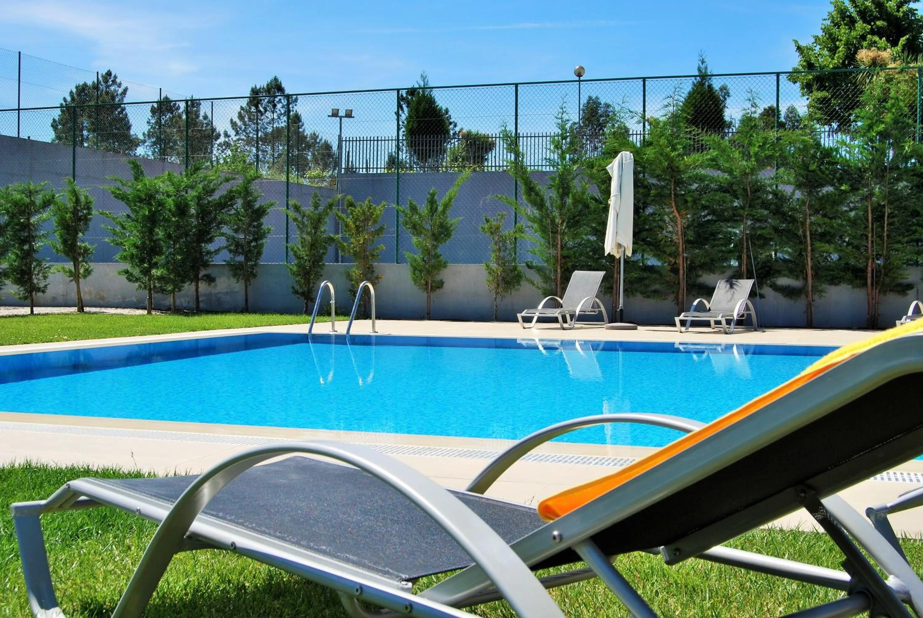 Swimming pool in Hotel Quinta da Cruz & SPA