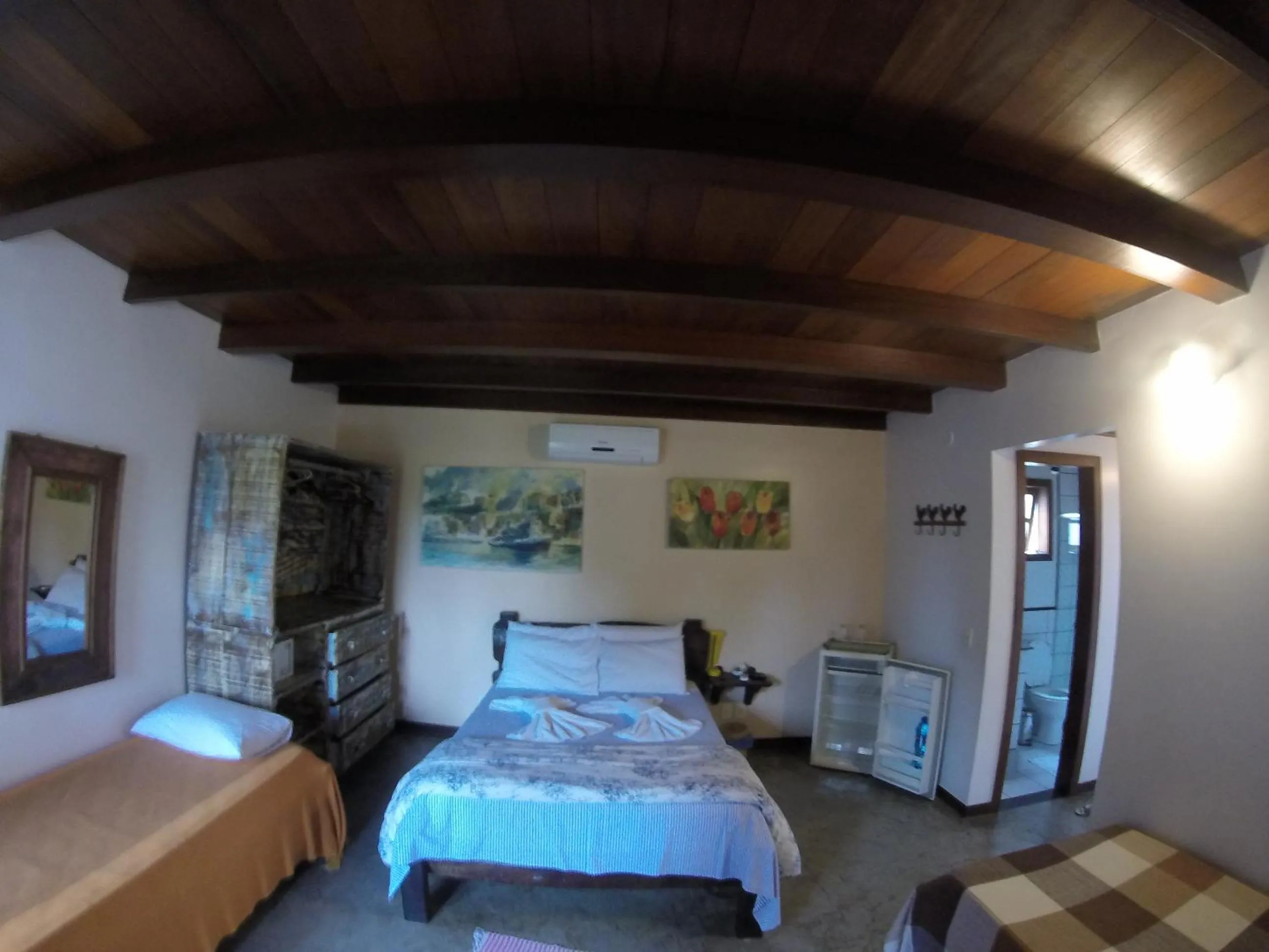 Photo of the whole room, Bed in Pousada Casa das Rosas