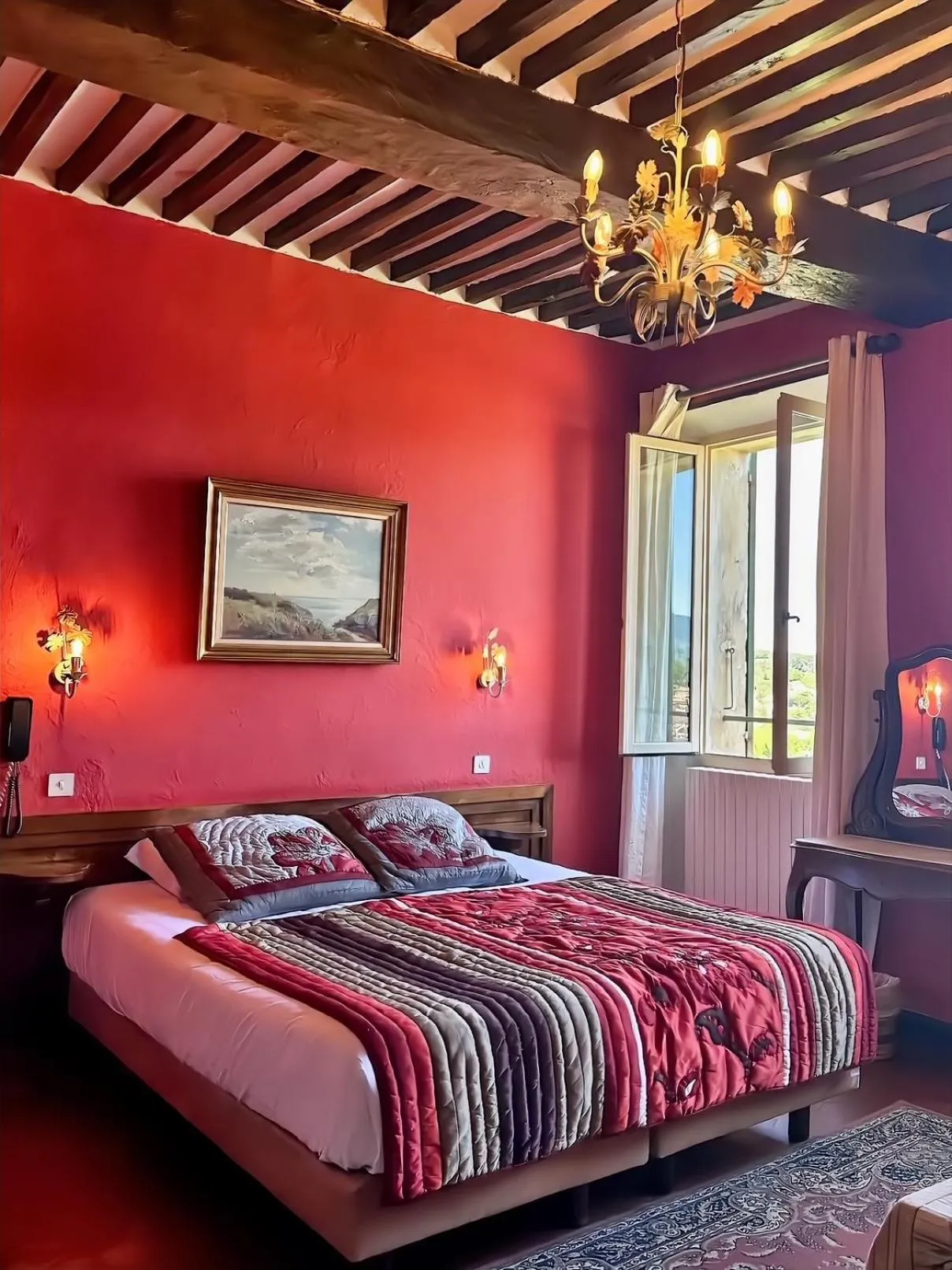 Bed in Hostellerie Le Beffroi